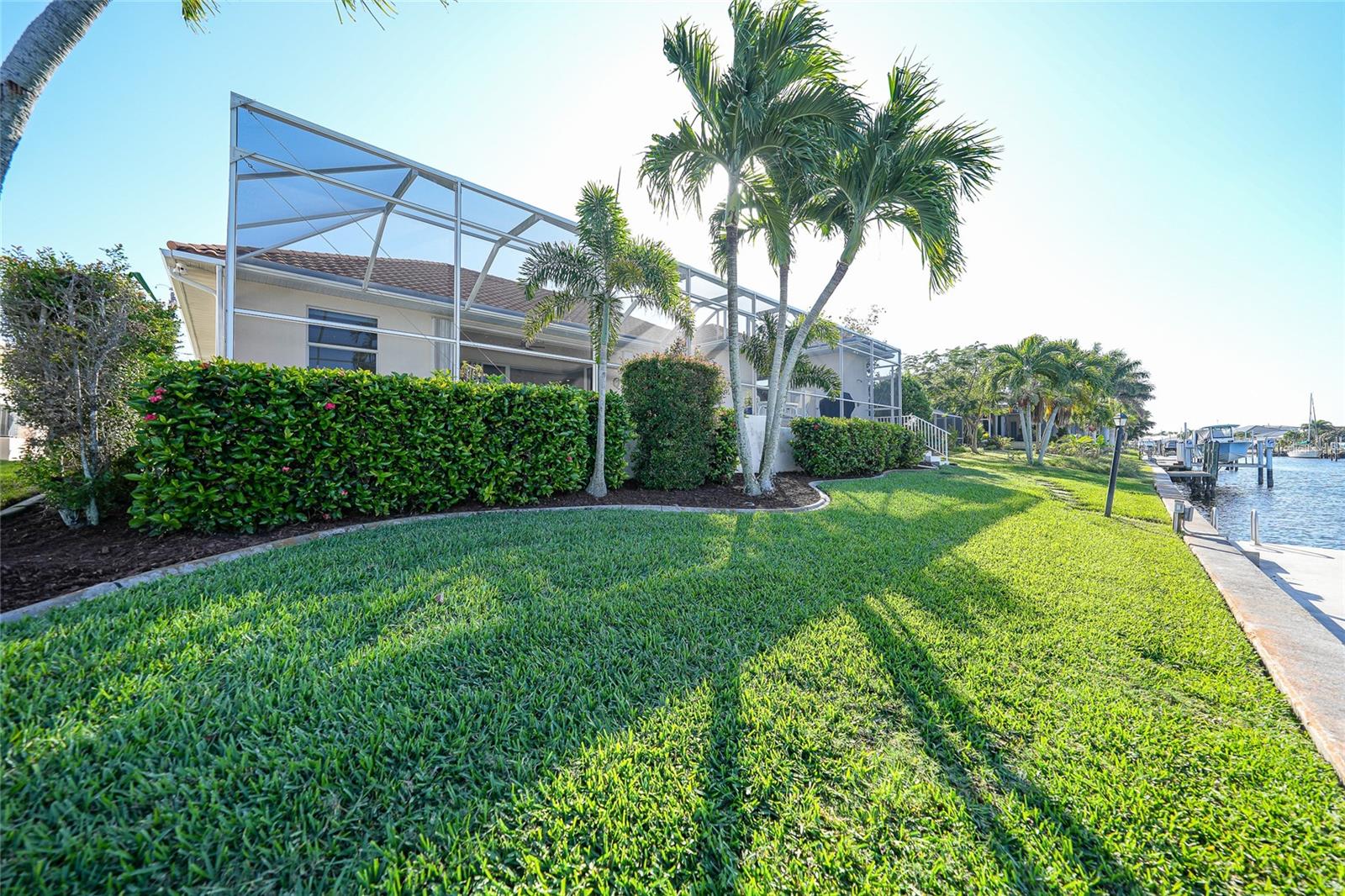 Image 18 of 67 For 43 Tropicana Drive