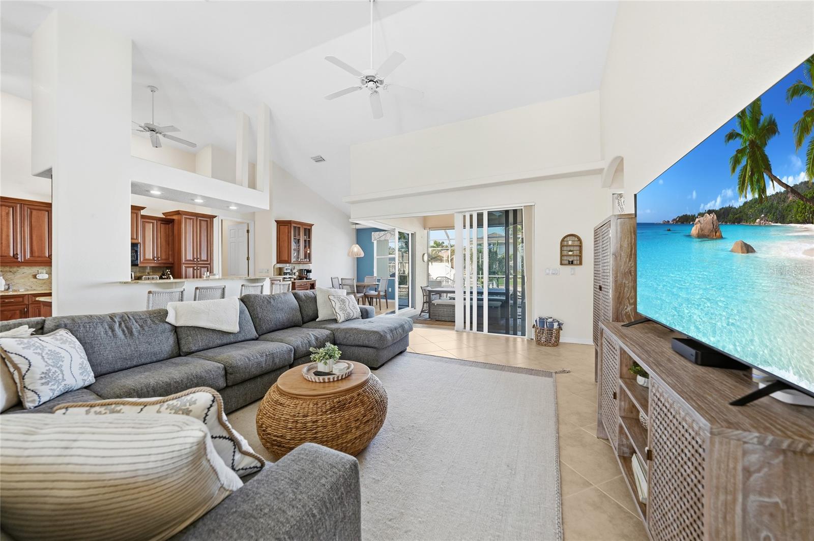 Image 29 of 67 For 43 Tropicana Drive