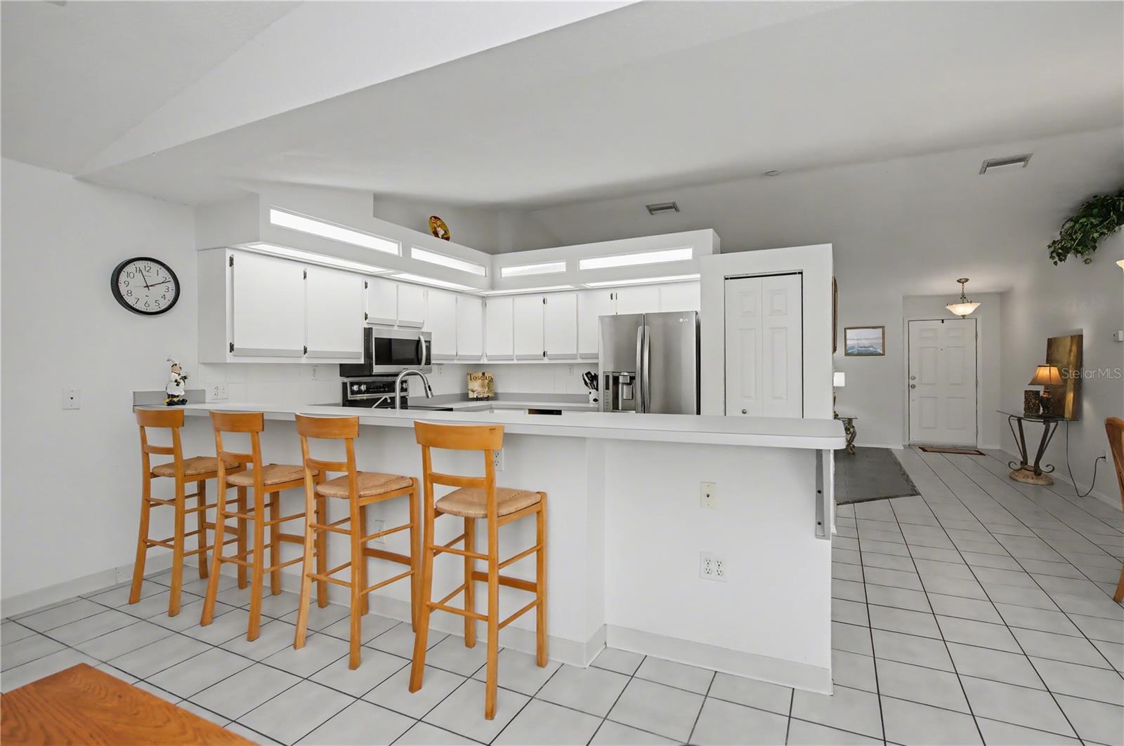 Listing photo id 16 for 21311 Leonard Avenue