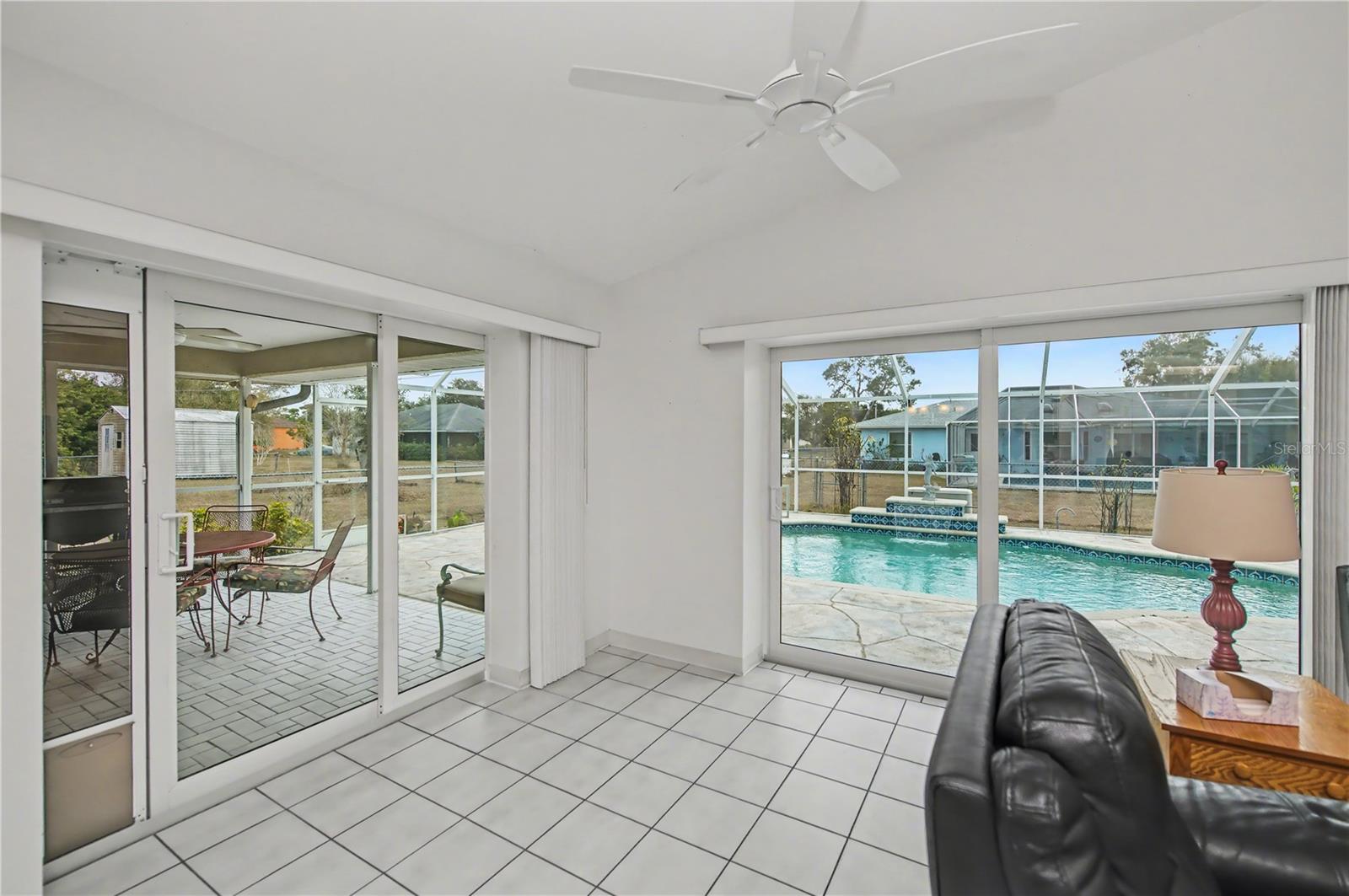 Listing photo id 21 for 21311 Leonard Avenue