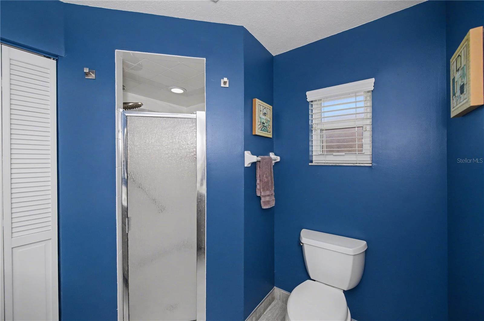 Listing photo id 30 for 21311 Leonard Avenue