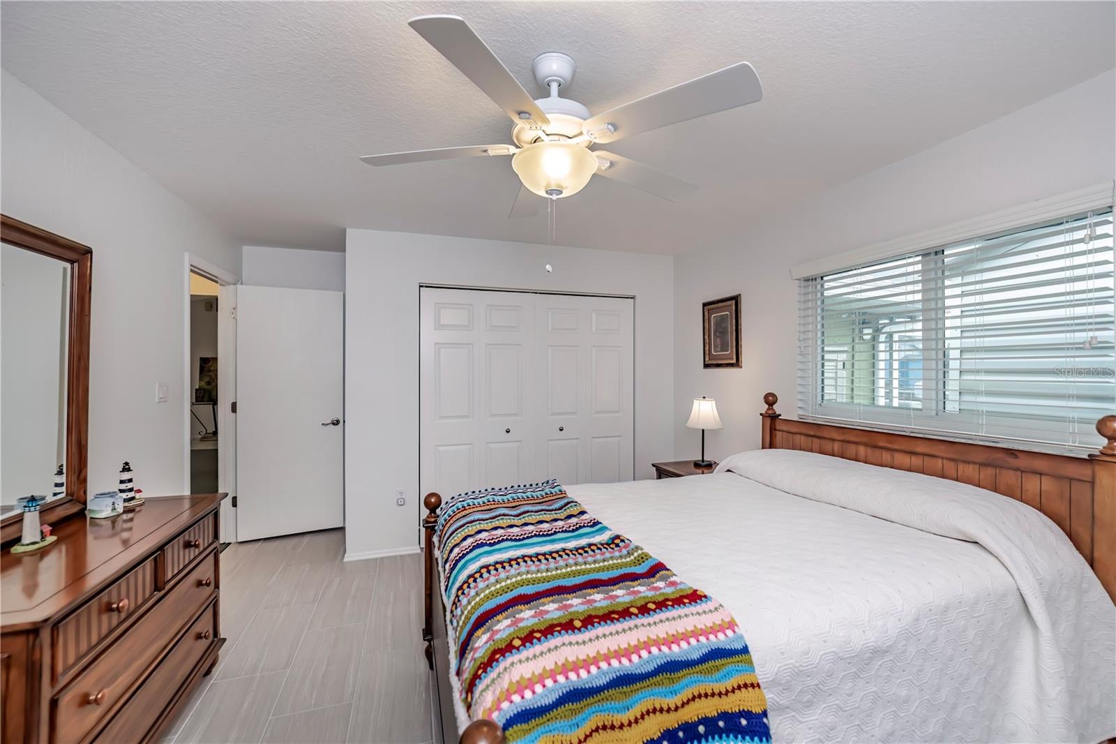 Listing photo id 32 for 21311 Leonard Avenue