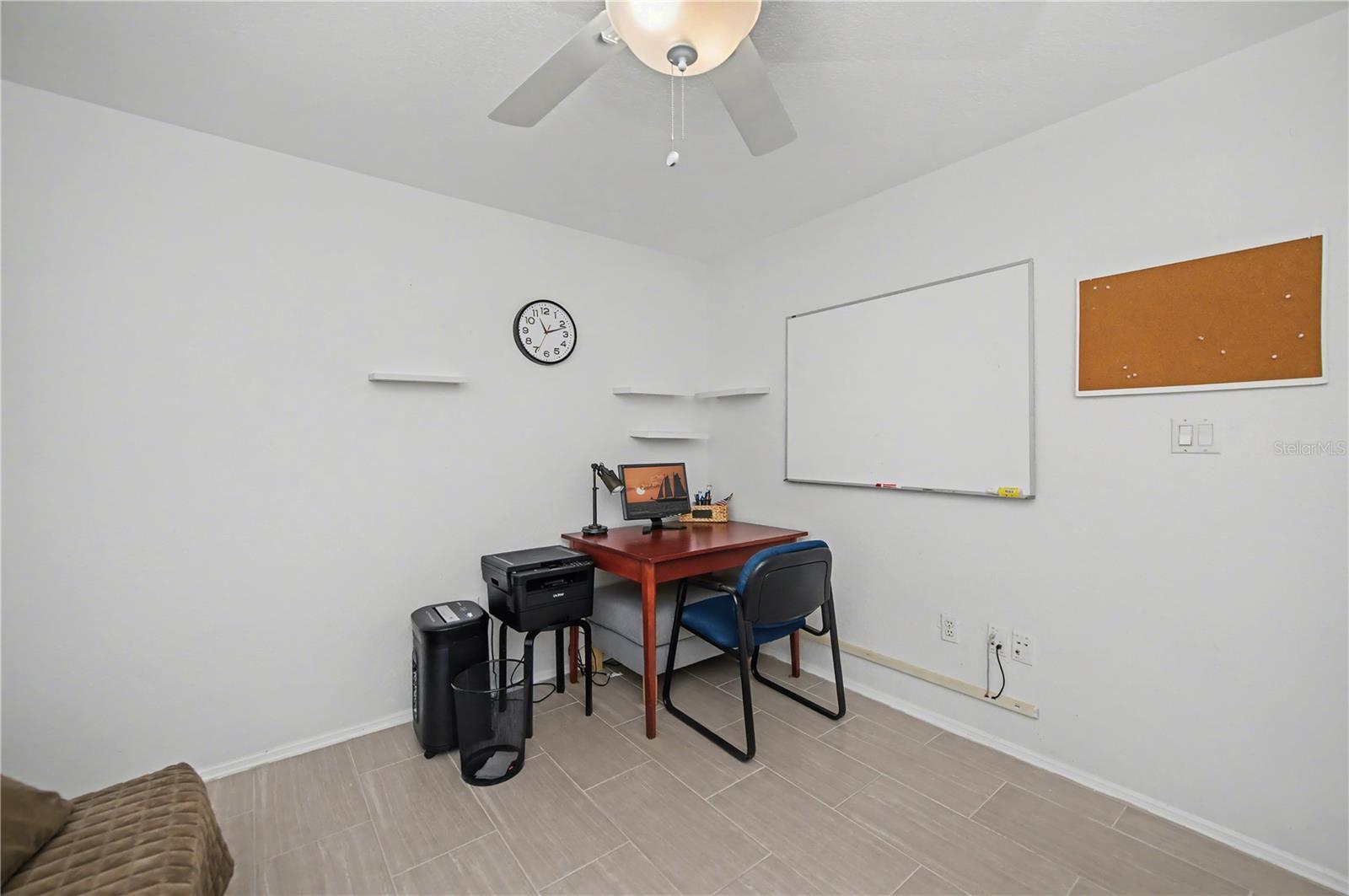 Listing photo id 40 for 21311 Leonard Avenue