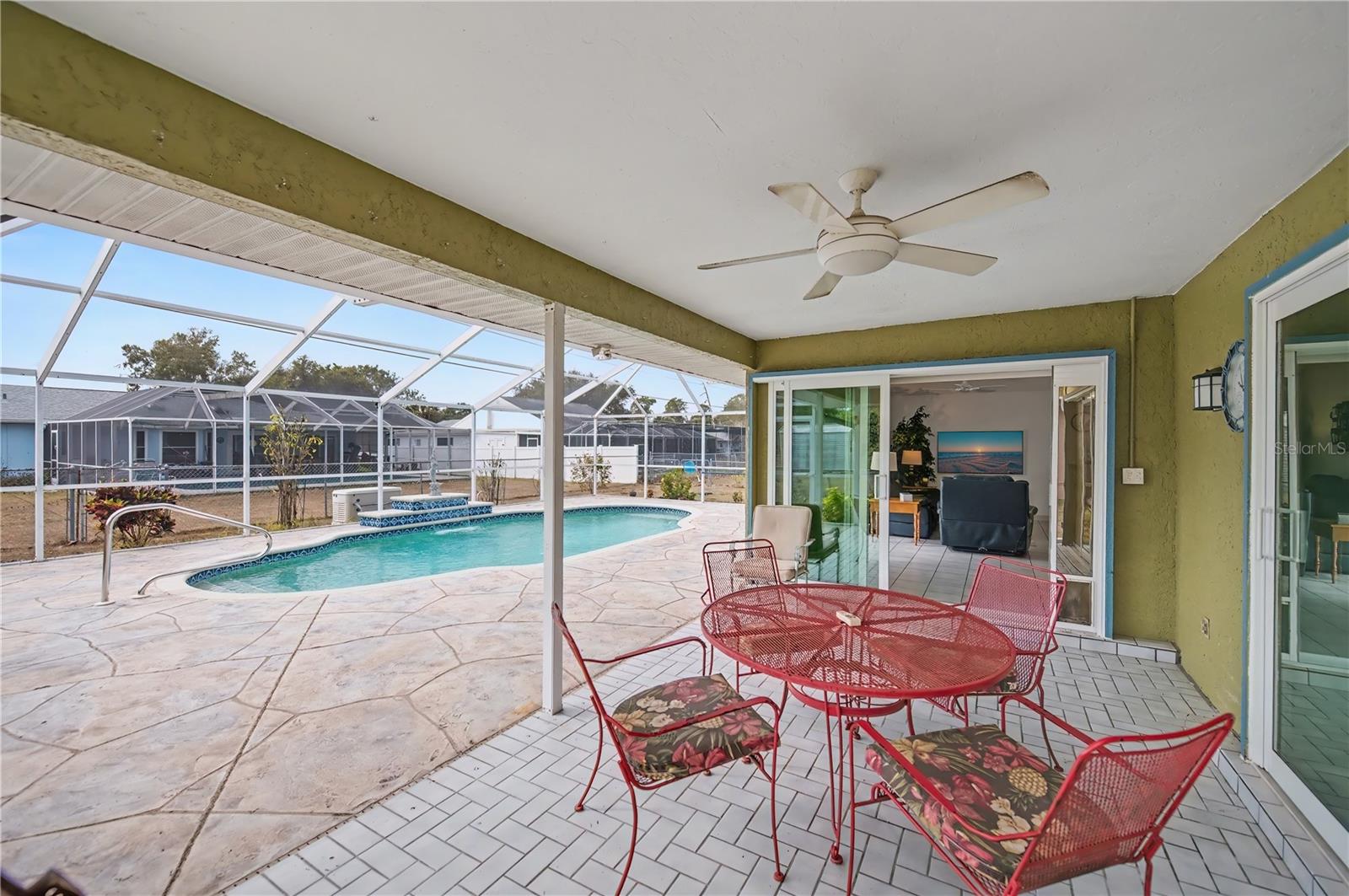 Listing photo id 44 for 21311 Leonard Avenue