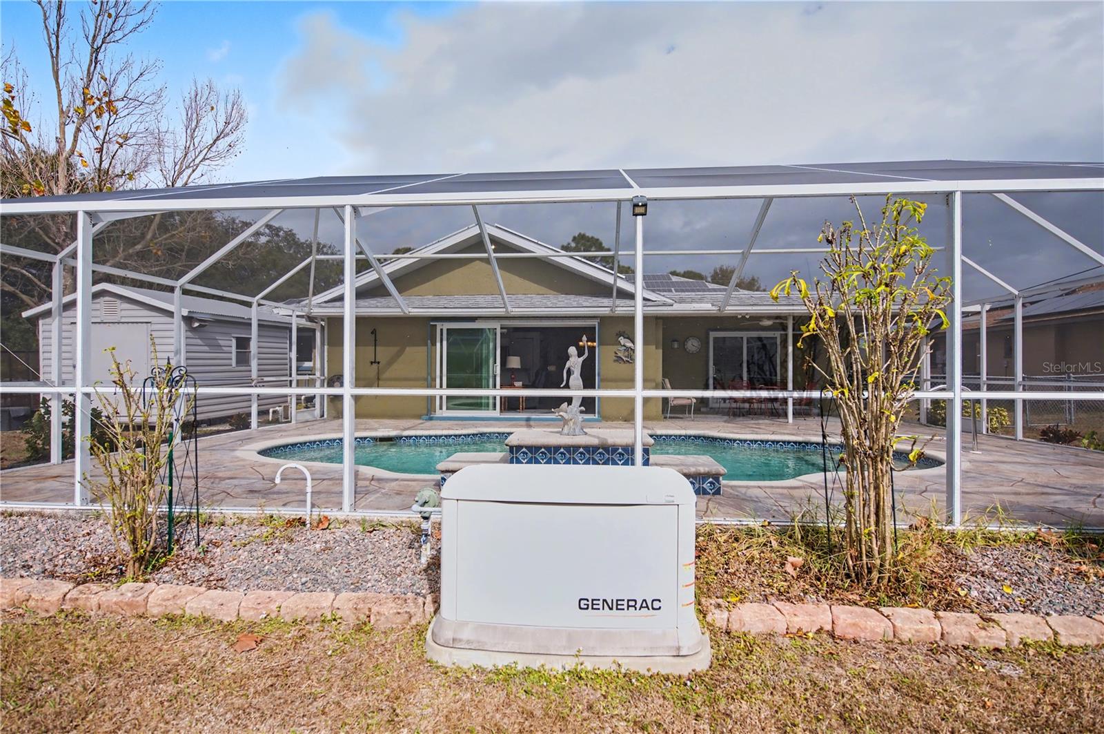 Listing photo id 50 for 21311 Leonard Avenue