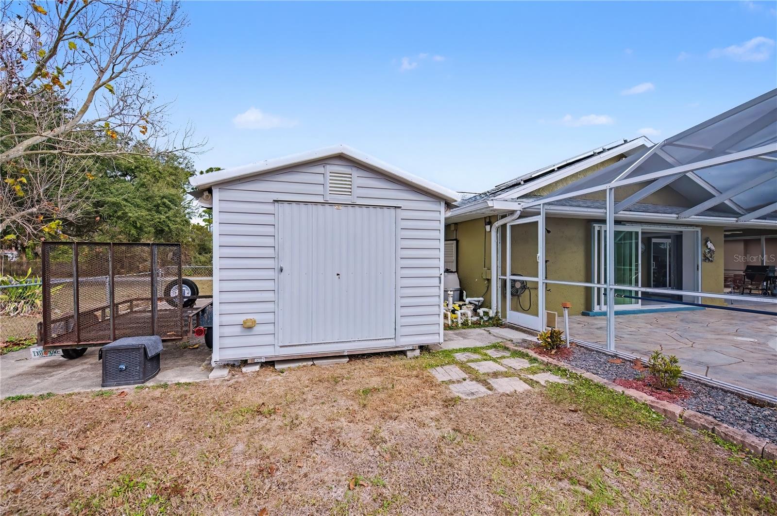 Listing photo id 54 for 21311 Leonard Avenue