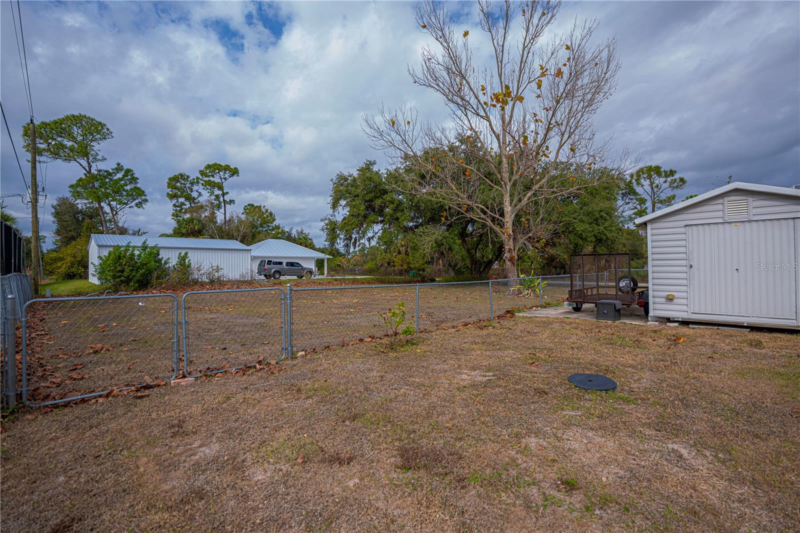 Listing photo id 55 for 21311 Leonard Avenue