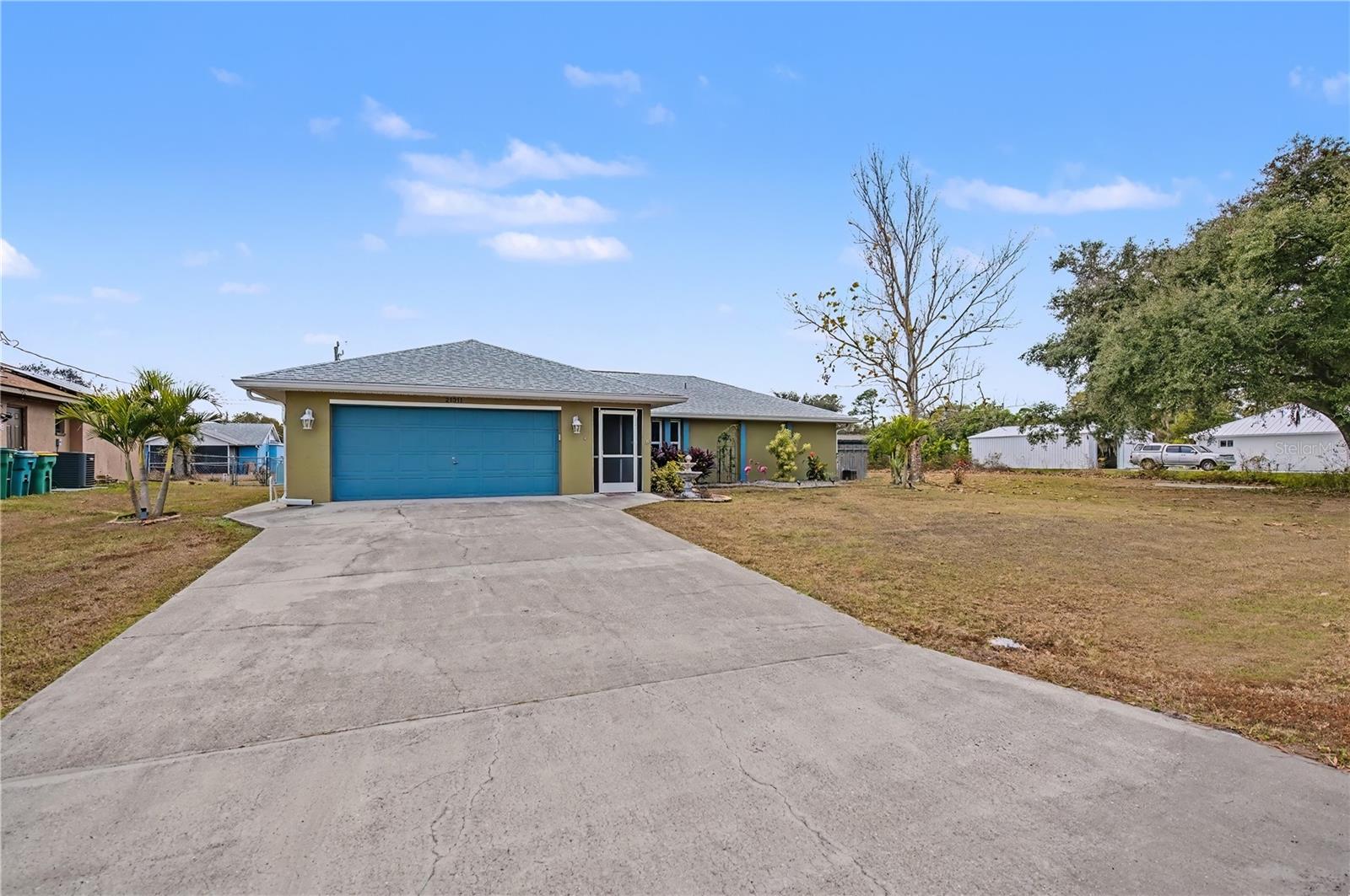 Listing photo id 5 for 21311 Leonard Avenue