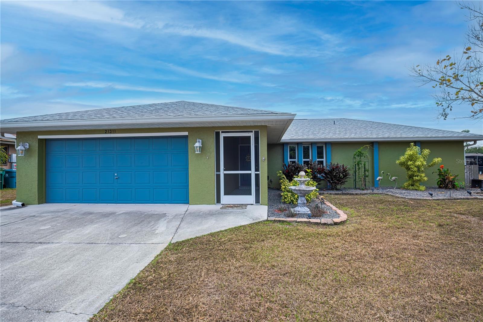 Listing photo id 6 for 21311 Leonard Avenue