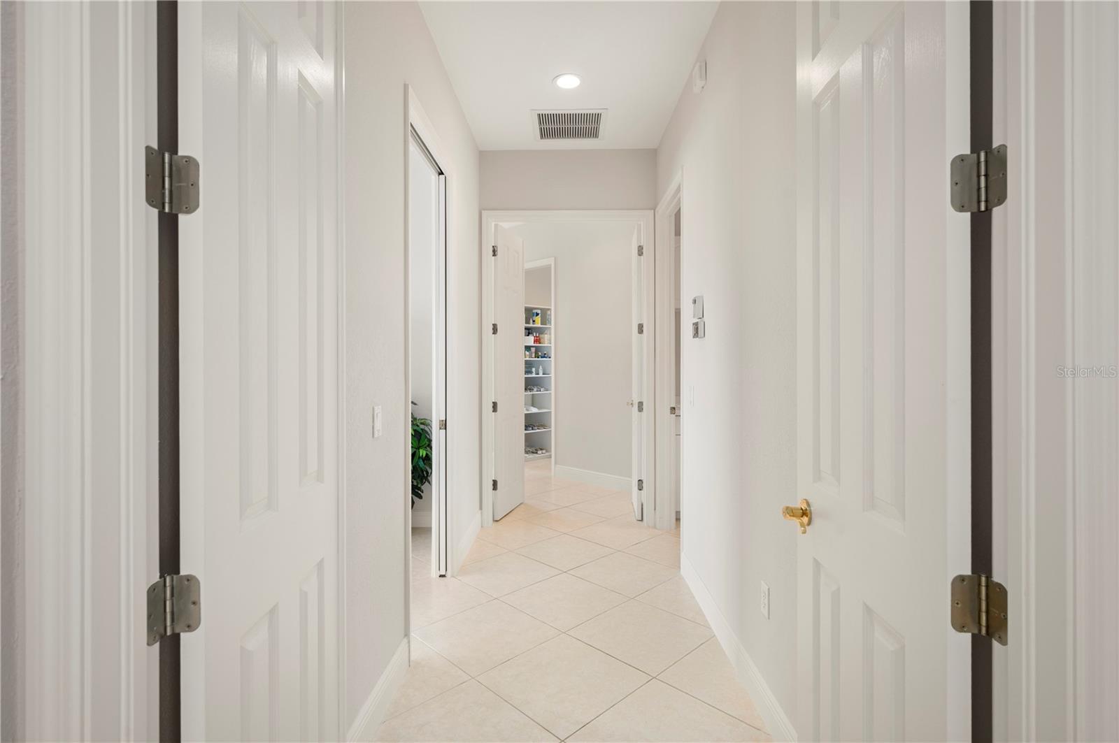 Image 23 of 74 For 1030 Conecta Drive