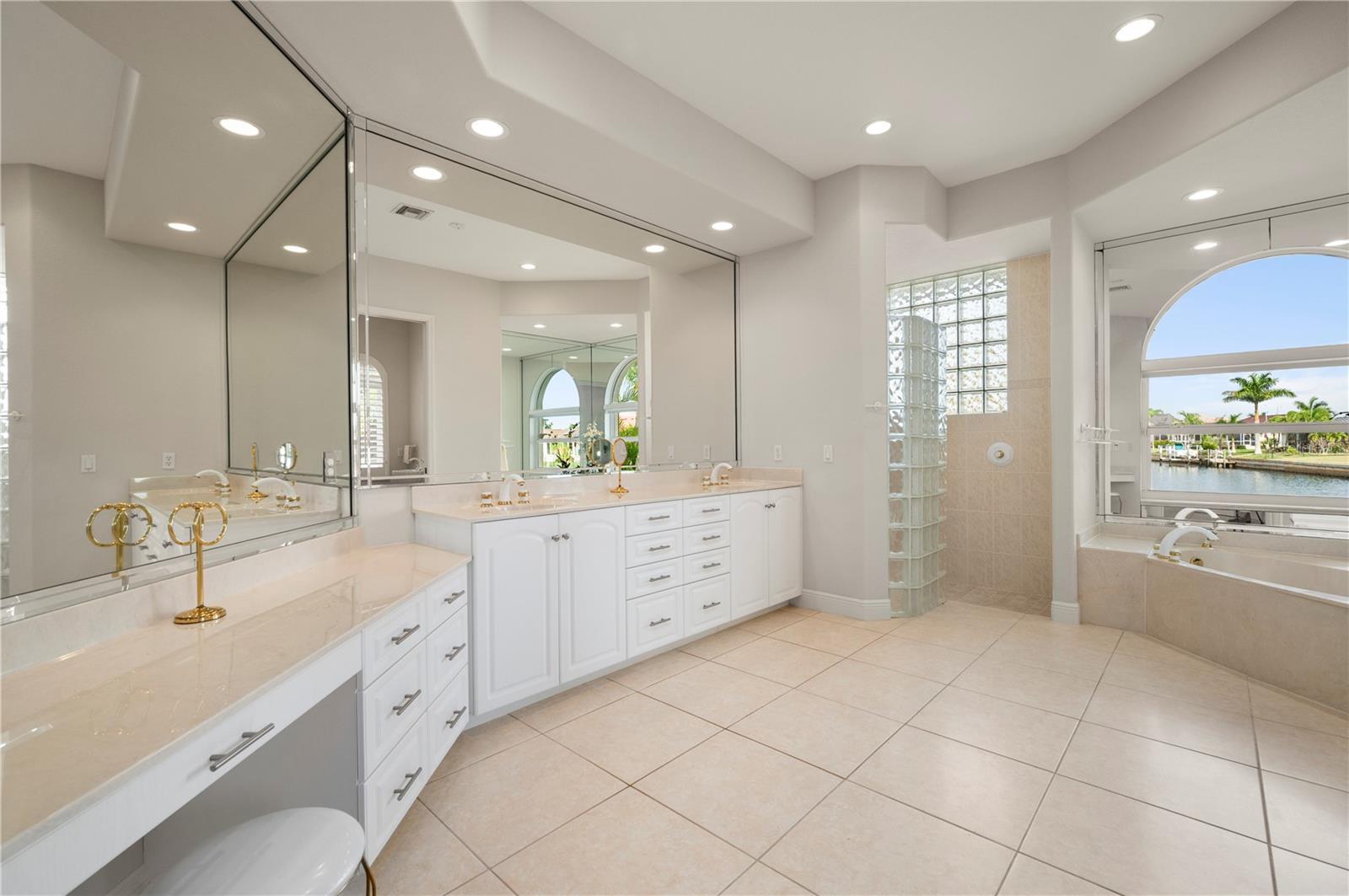 Image 27 of 74 For 1030 Conecta Drive