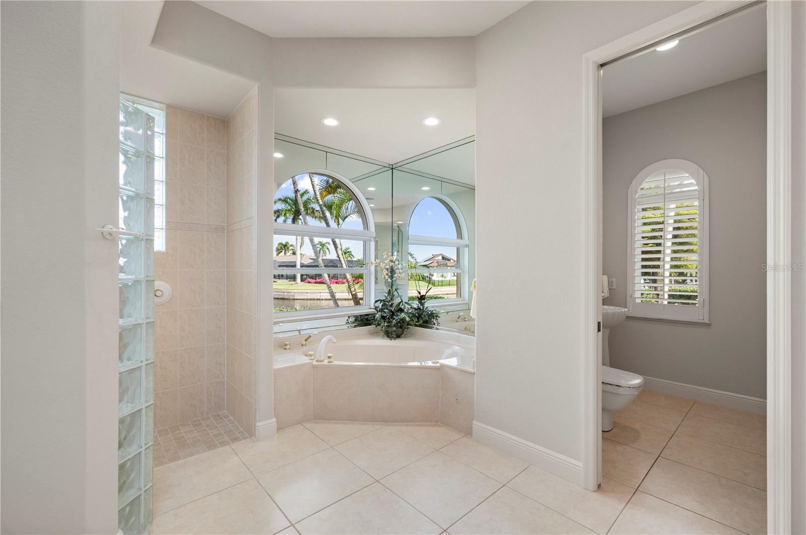 Image 28 of 74 For 1030 Conecta Drive