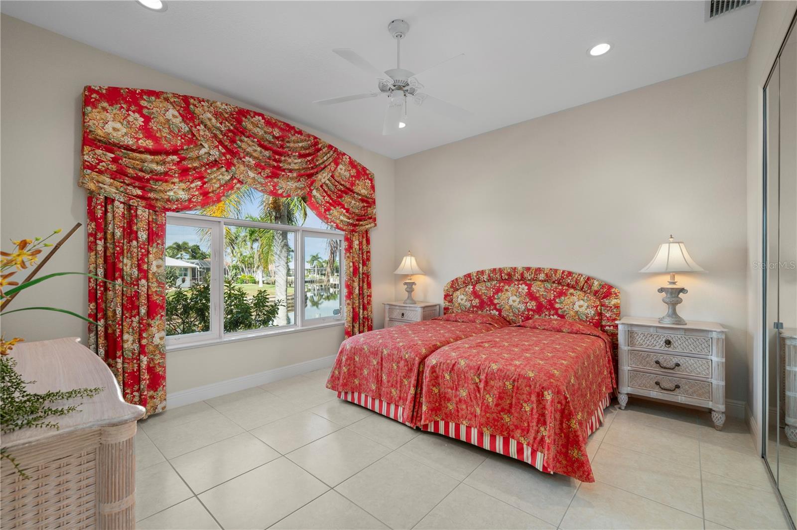 Image 38 of 74 For 1030 Conecta Drive