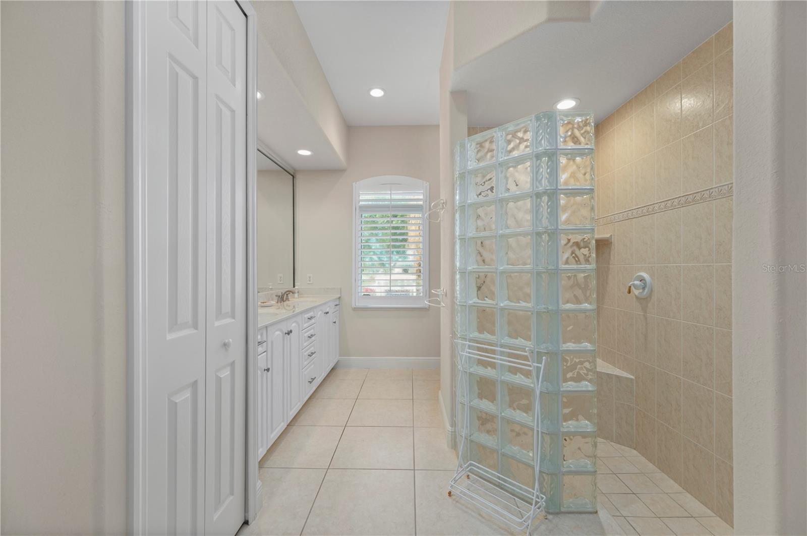 Image 41 of 74 For 1030 Conecta Drive