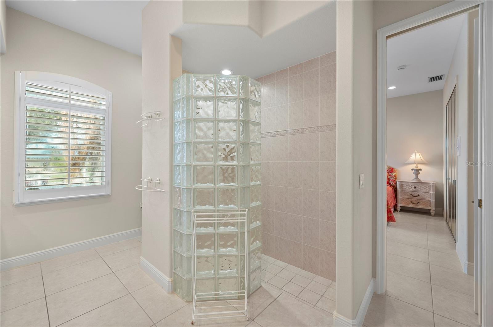 Image 42 of 74 For 1030 Conecta Drive