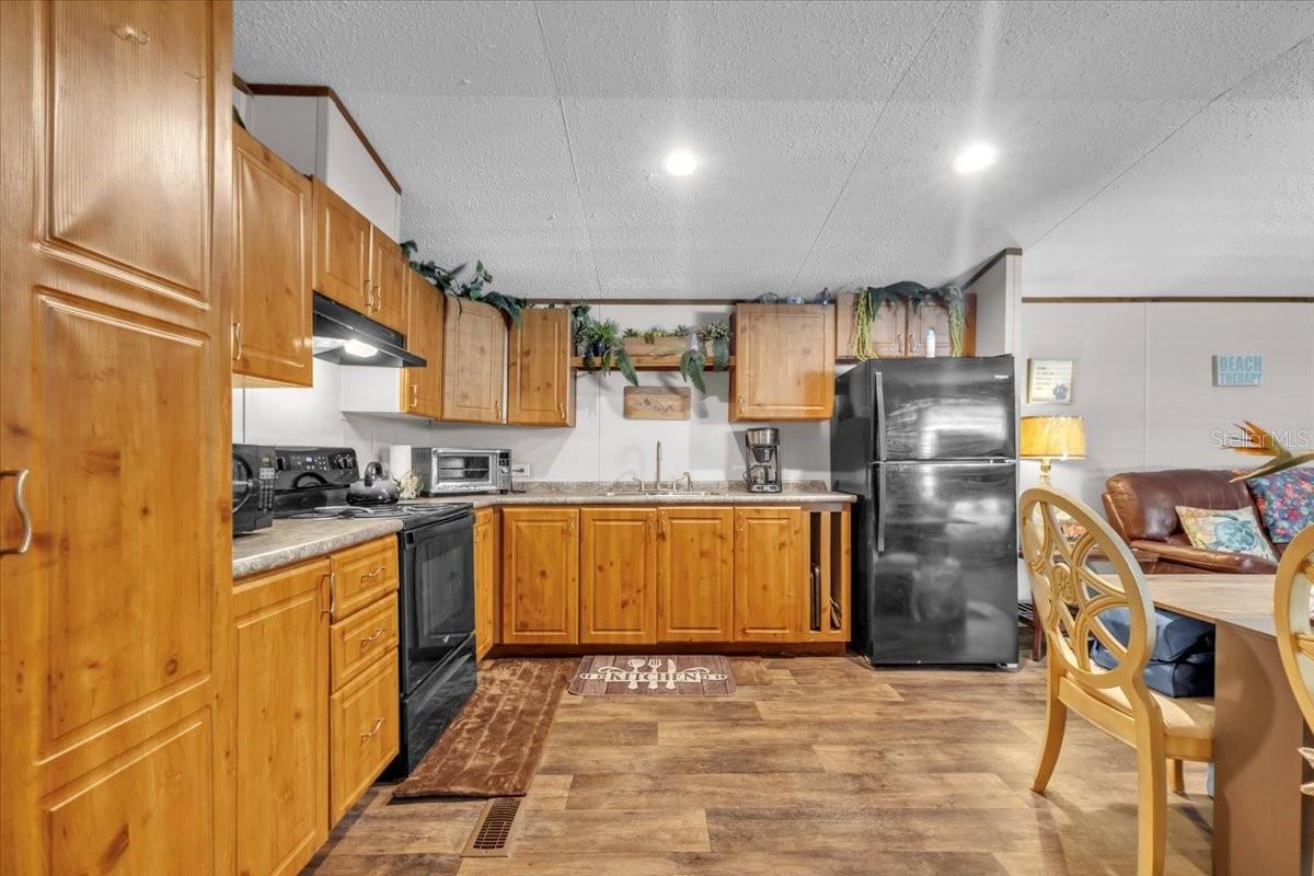 Image 11 of 34 For 45 Martin Luther King Jr Street 60