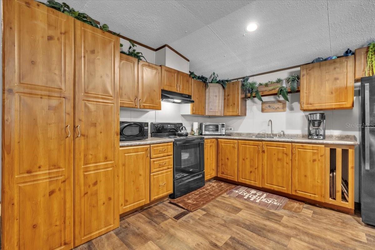 Image 9 of 34 For 45 Martin Luther King Jr Street 60