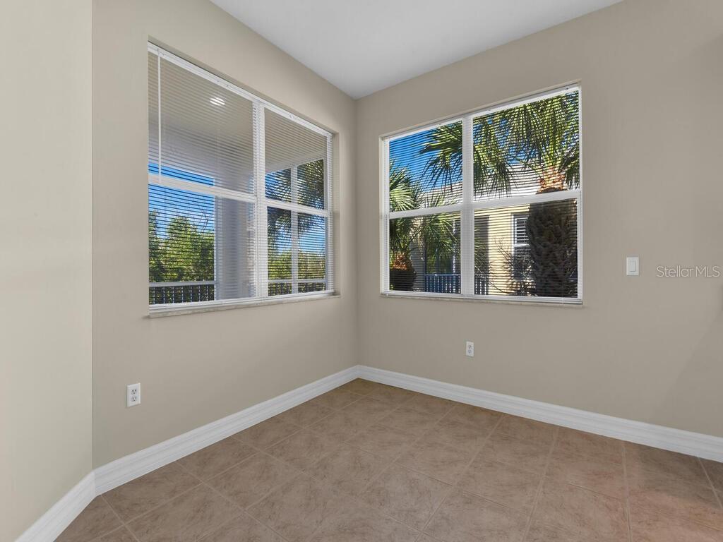 Image 19 of 44 For 14562 Dolce Vista Road 202