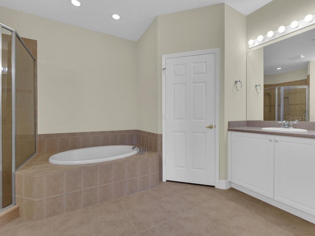 Image 26 of 44 For 14562 Dolce Vista Road 202