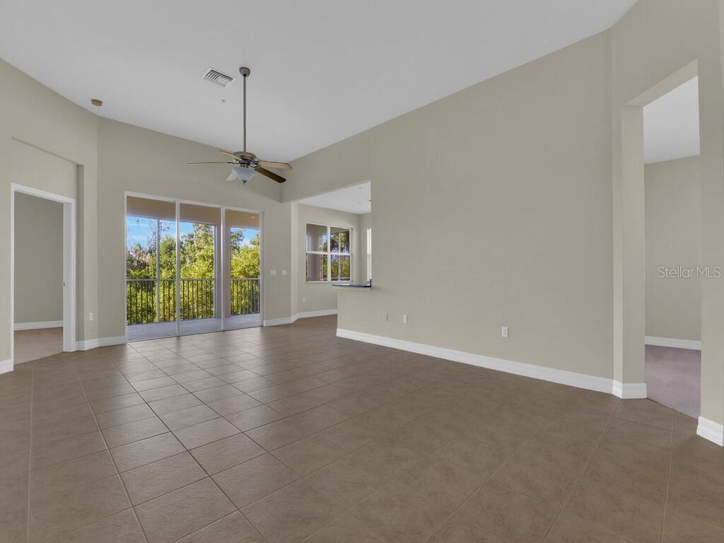 Image 6 of 44 For 14562 Dolce Vista Road 202
