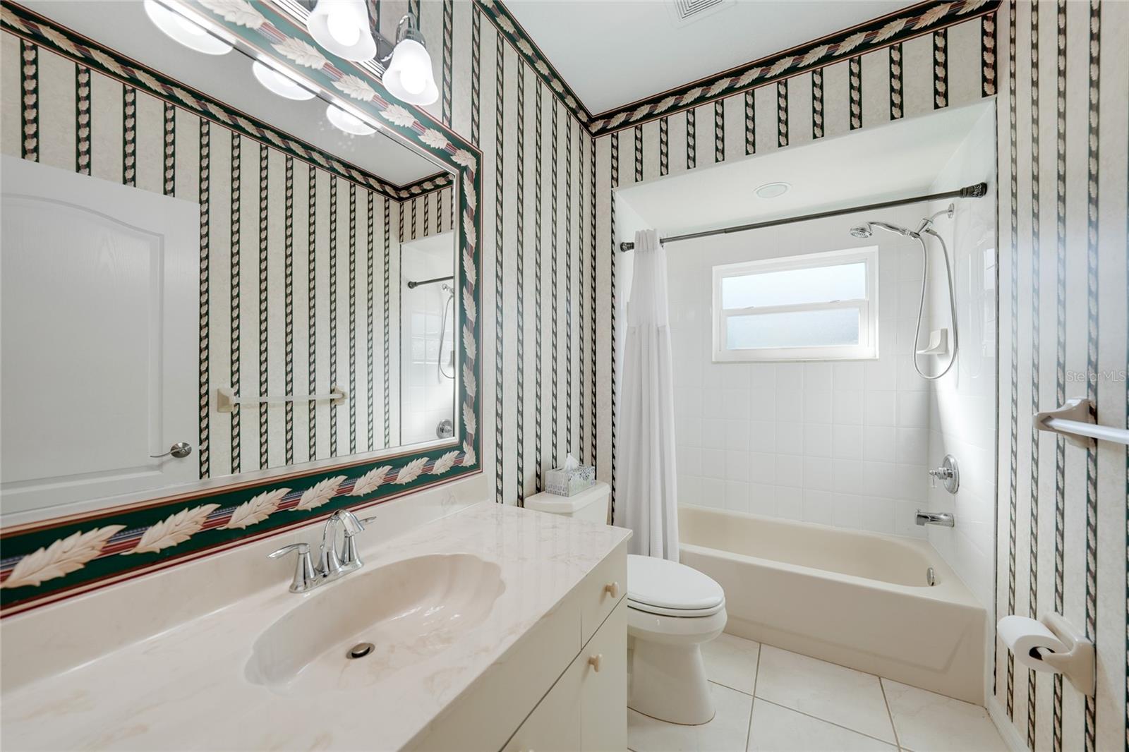 Image 29 of 62 For 13028 Kingsway Circle