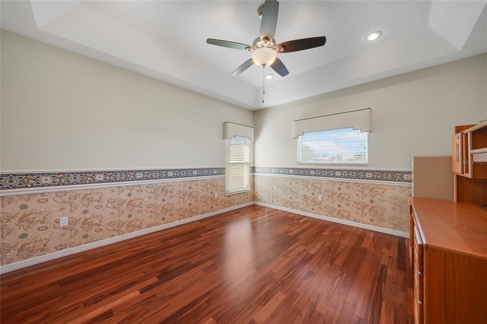 Image 31 of 62 For 13028 Kingsway Circle