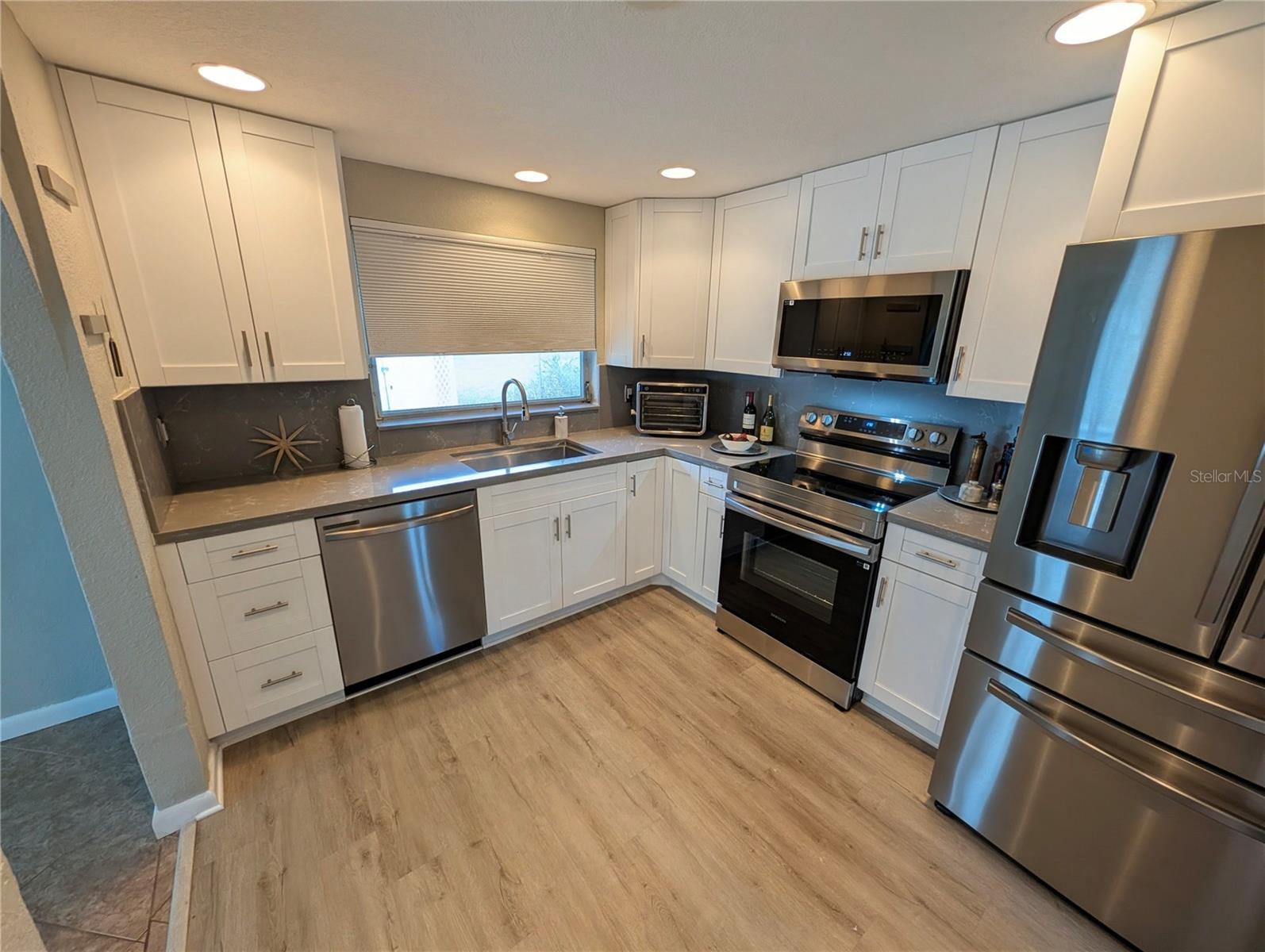 Image 16 of 32 For 3409 Harbor Boulevard