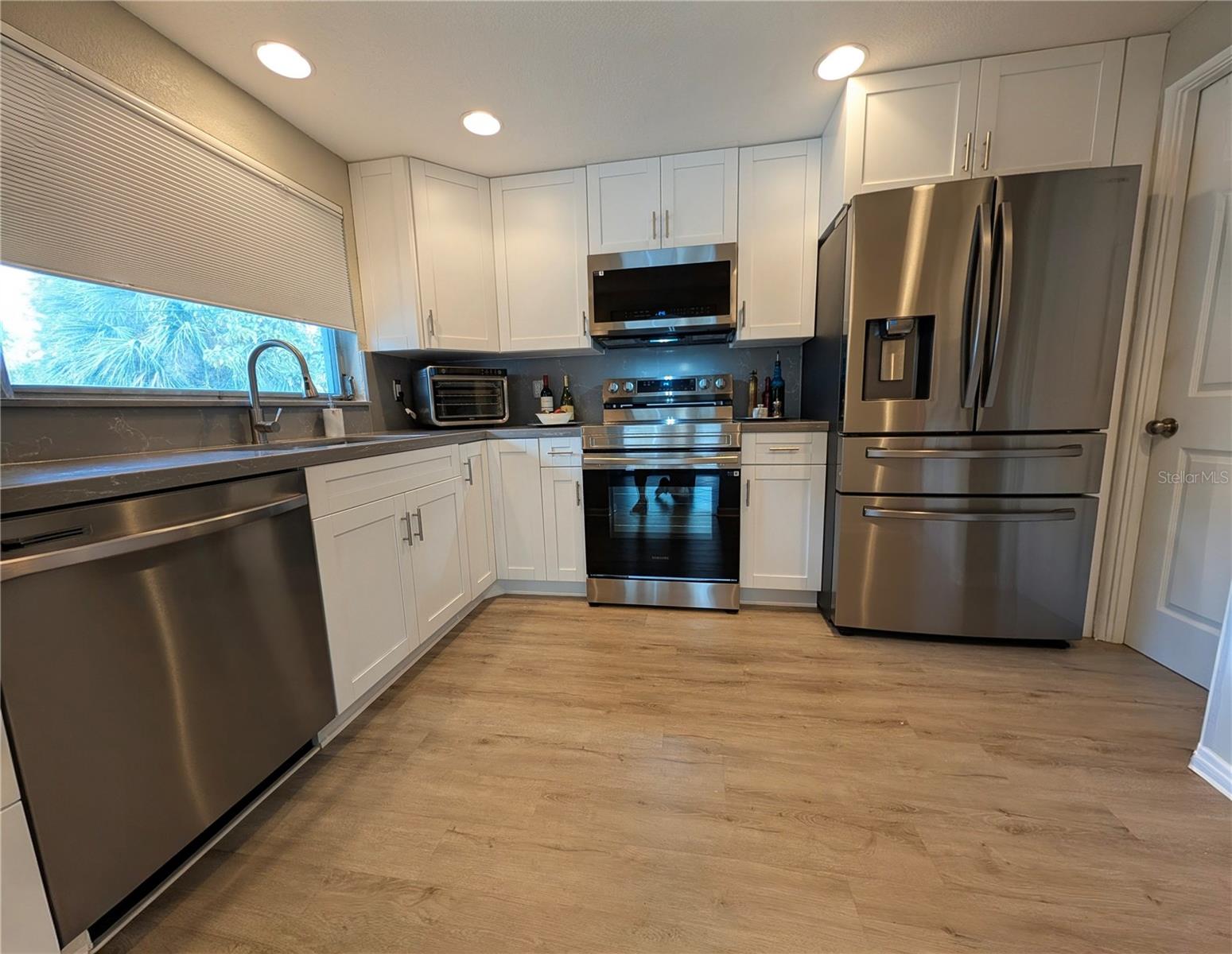 Image 18 of 32 For 3409 Harbor Boulevard