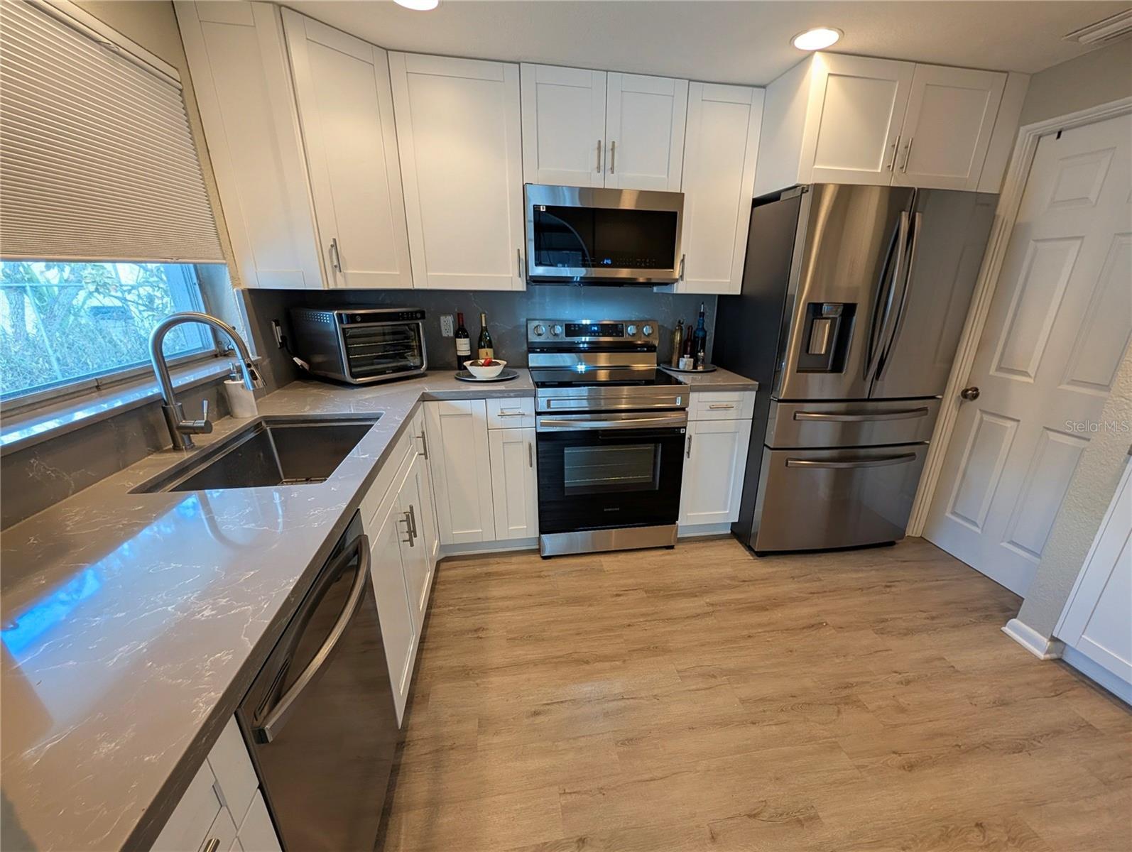 Image 19 of 32 For 3409 Harbor Boulevard