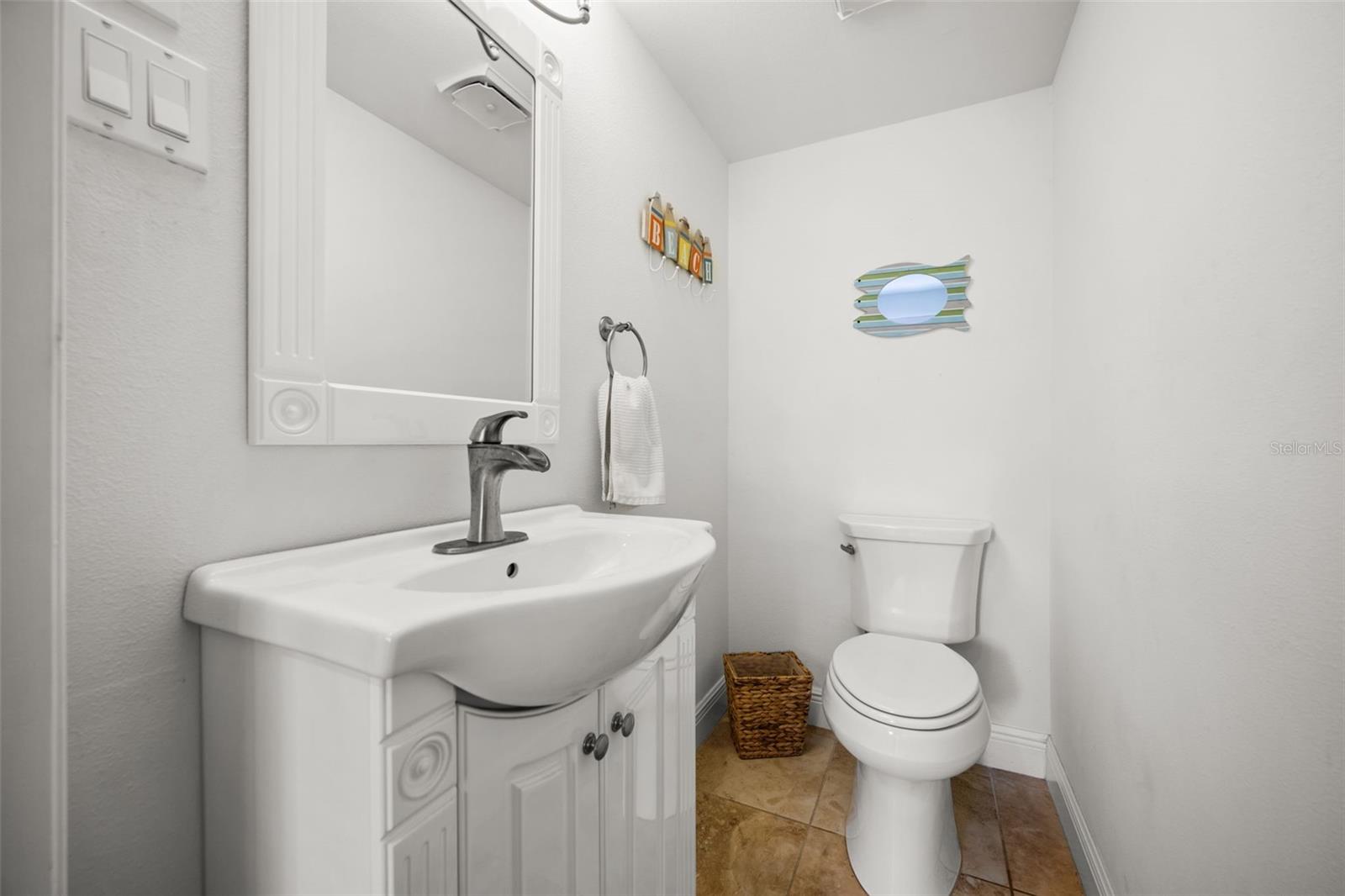 Image 18 of 42 For 4803 Santa Barbara Court 8