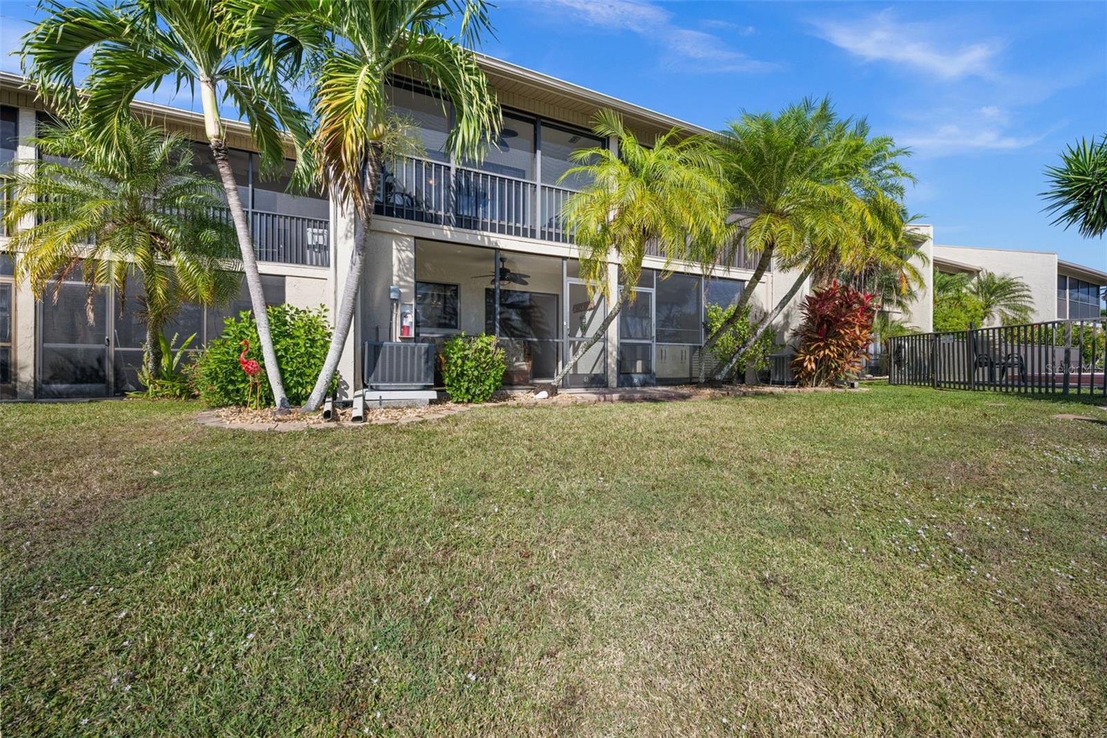 Image 32 of 42 For 4803 Santa Barbara Court 8