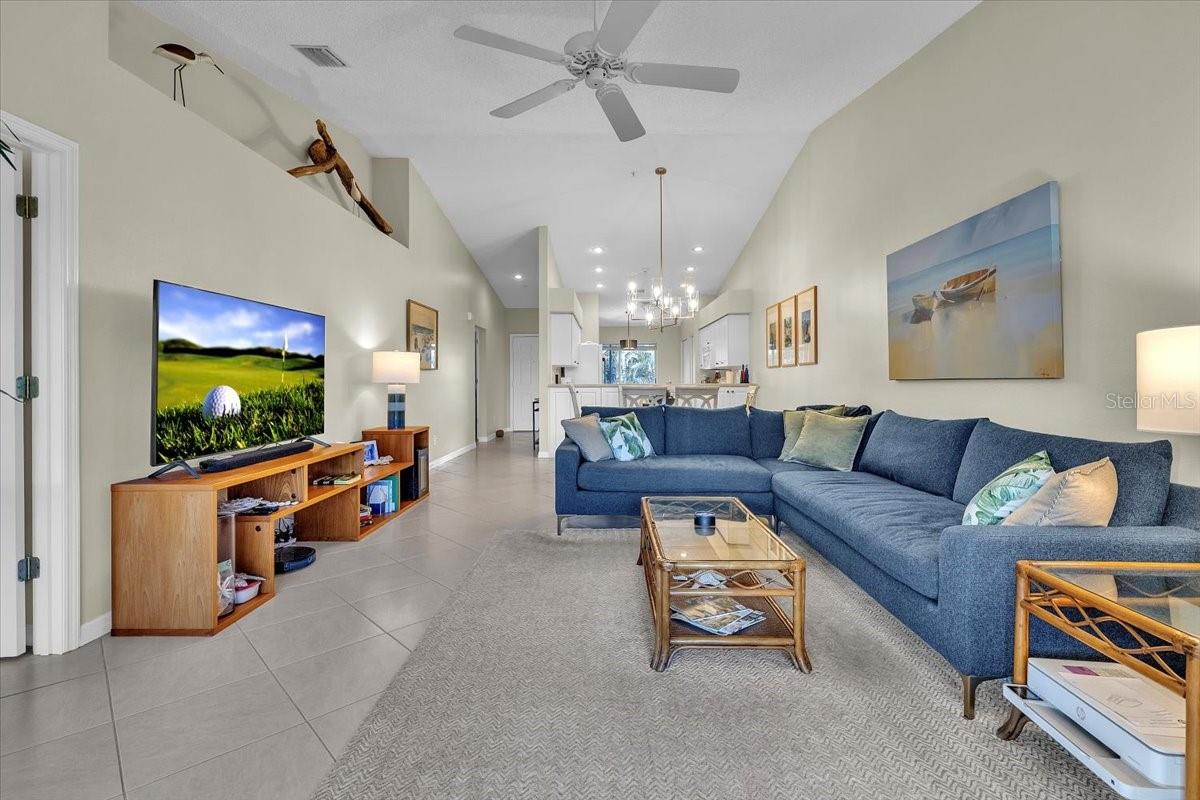 Image 11 of 42 For 9601 Castle Point Drive 825