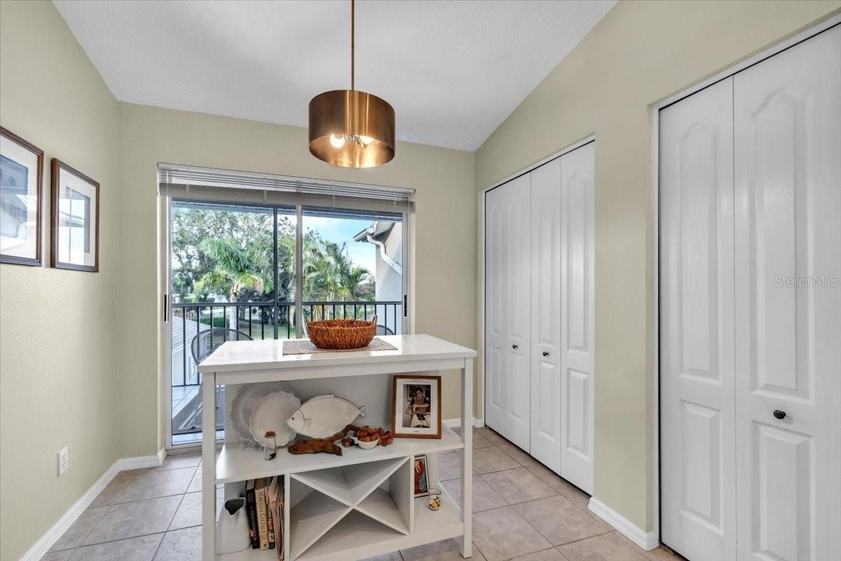 Image 17 of 42 For 9601 Castle Point Drive 825