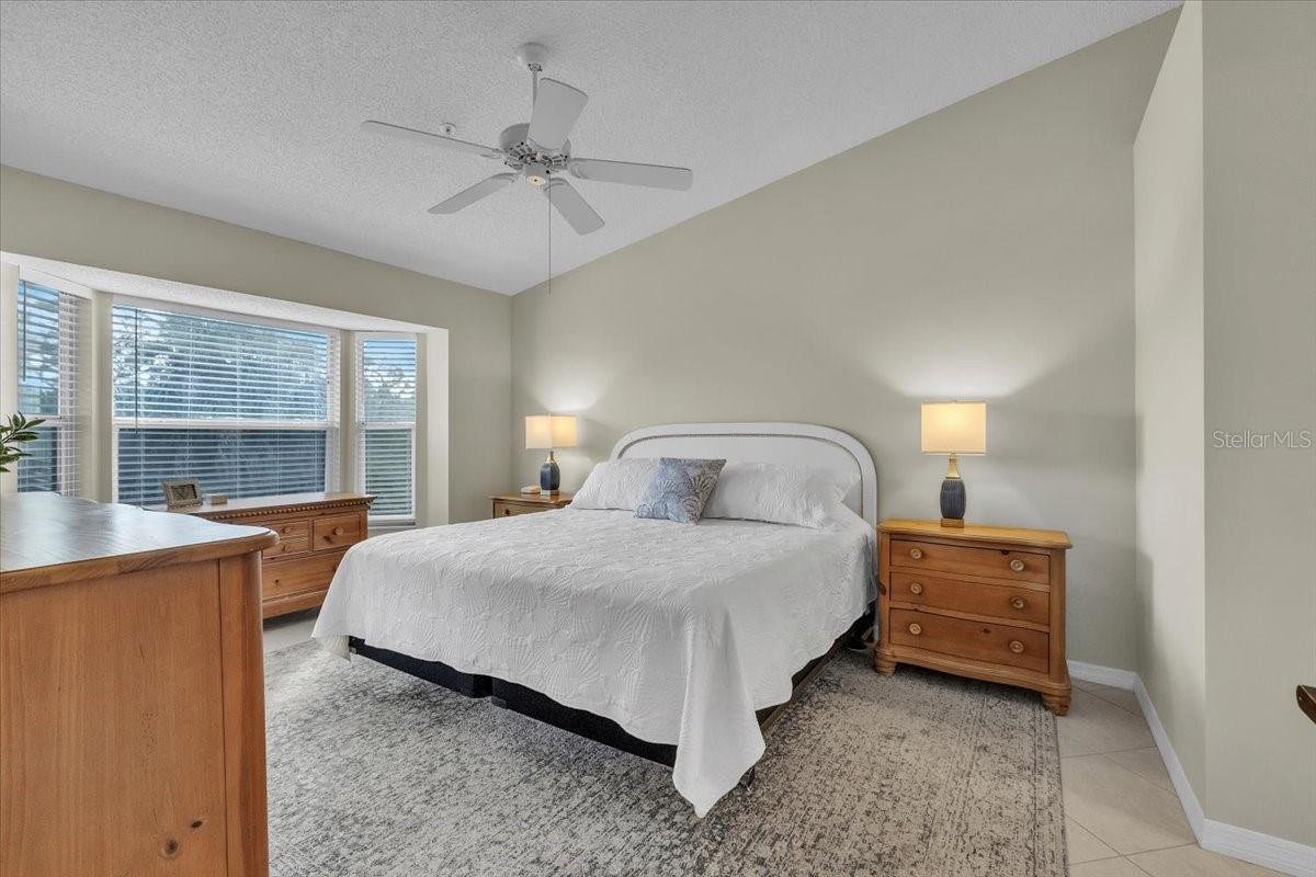 Image 19 of 42 For 9601 Castle Point Drive 825