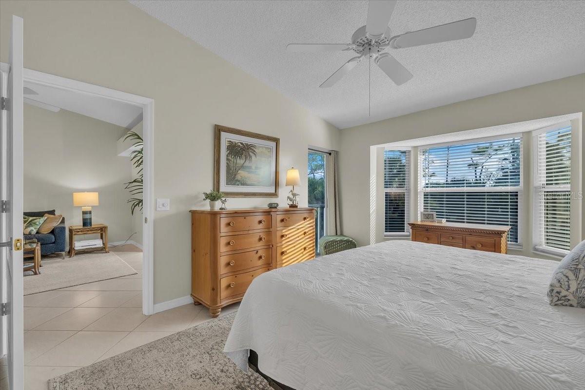 Image 20 of 42 For 9601 Castle Point Drive 825