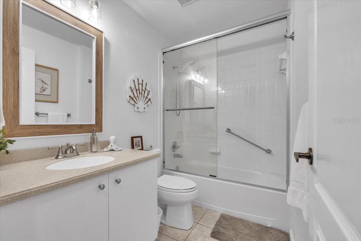 Image 27 of 42 For 9601 Castle Point Drive 825