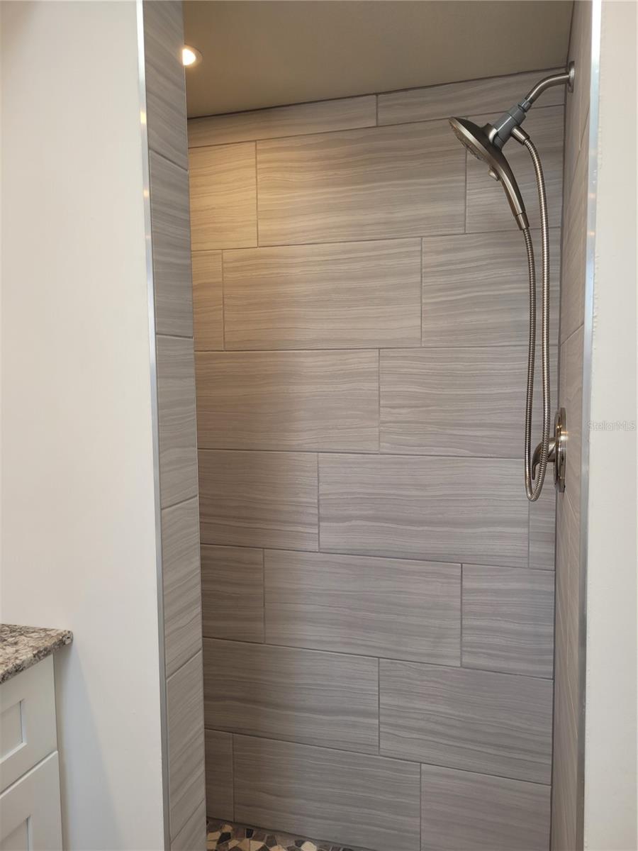 Image 16 of 34 For 1700 Blue Lake Circle