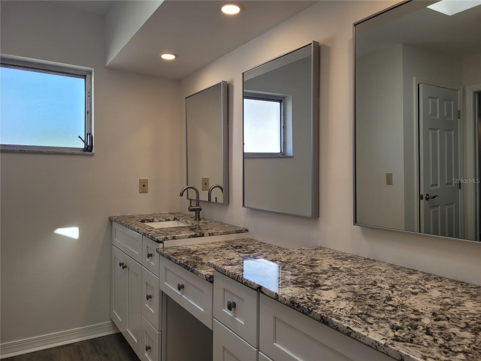 Image 17 of 34 For 1700 Blue Lake Circle