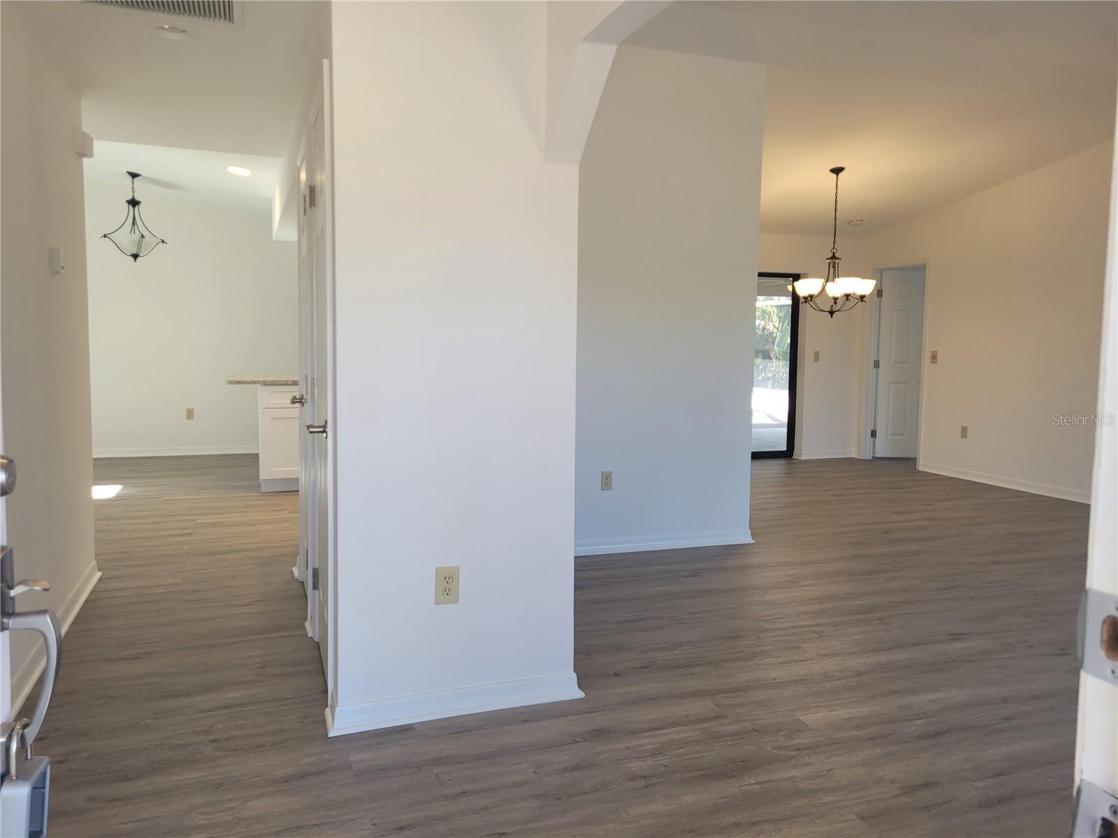 Image 3 of 34 For 1700 Blue Lake Circle