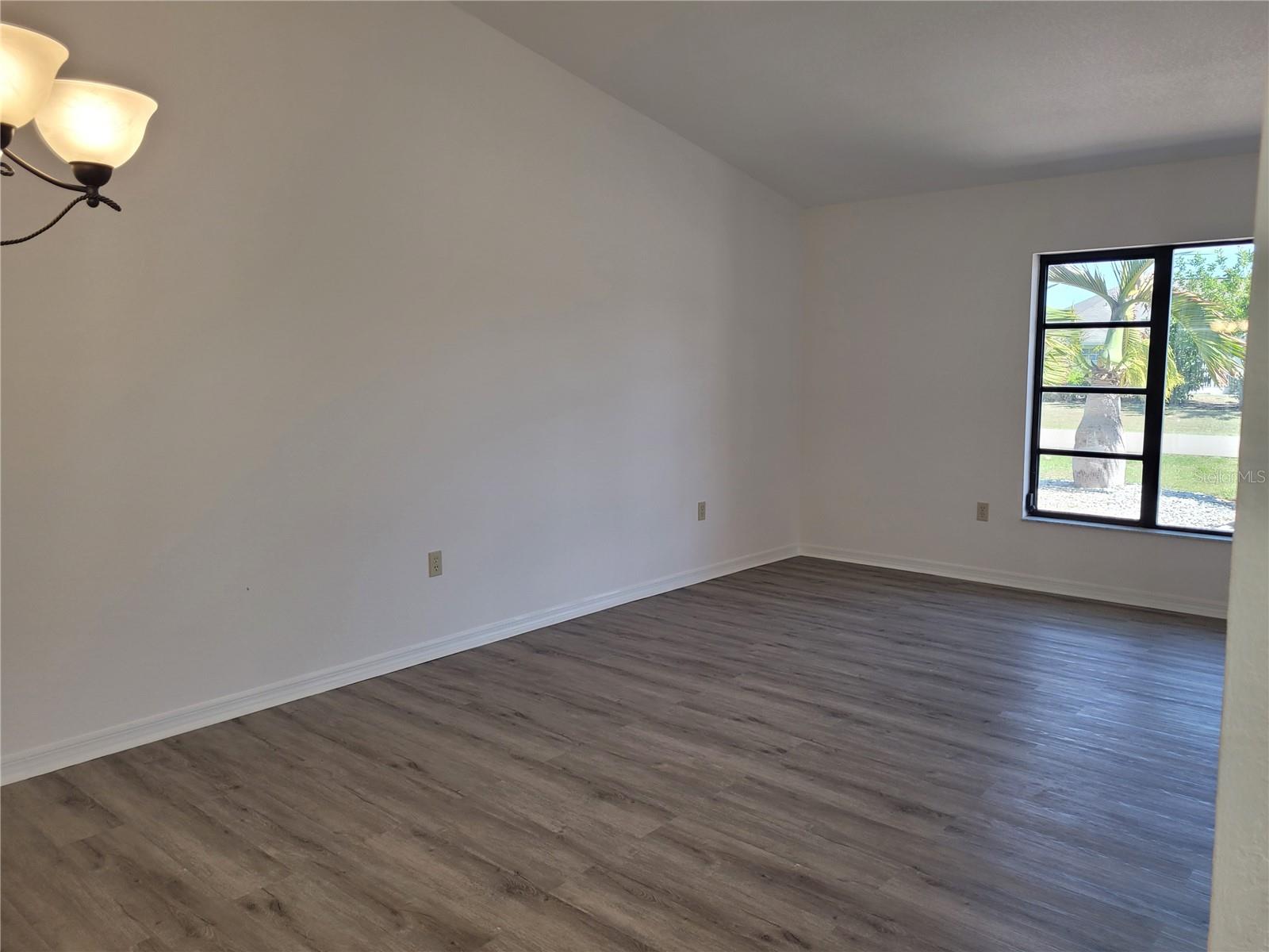 Image 7 of 34 For 1700 Blue Lake Circle