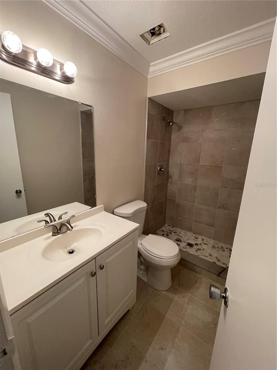 Image 10 of 13 For 21150 Gertrude Avenue O4