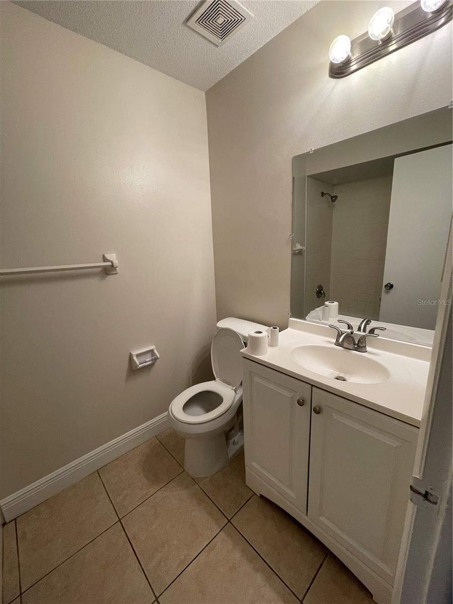 Image 7 of 13 For 21150 Gertrude Avenue O4