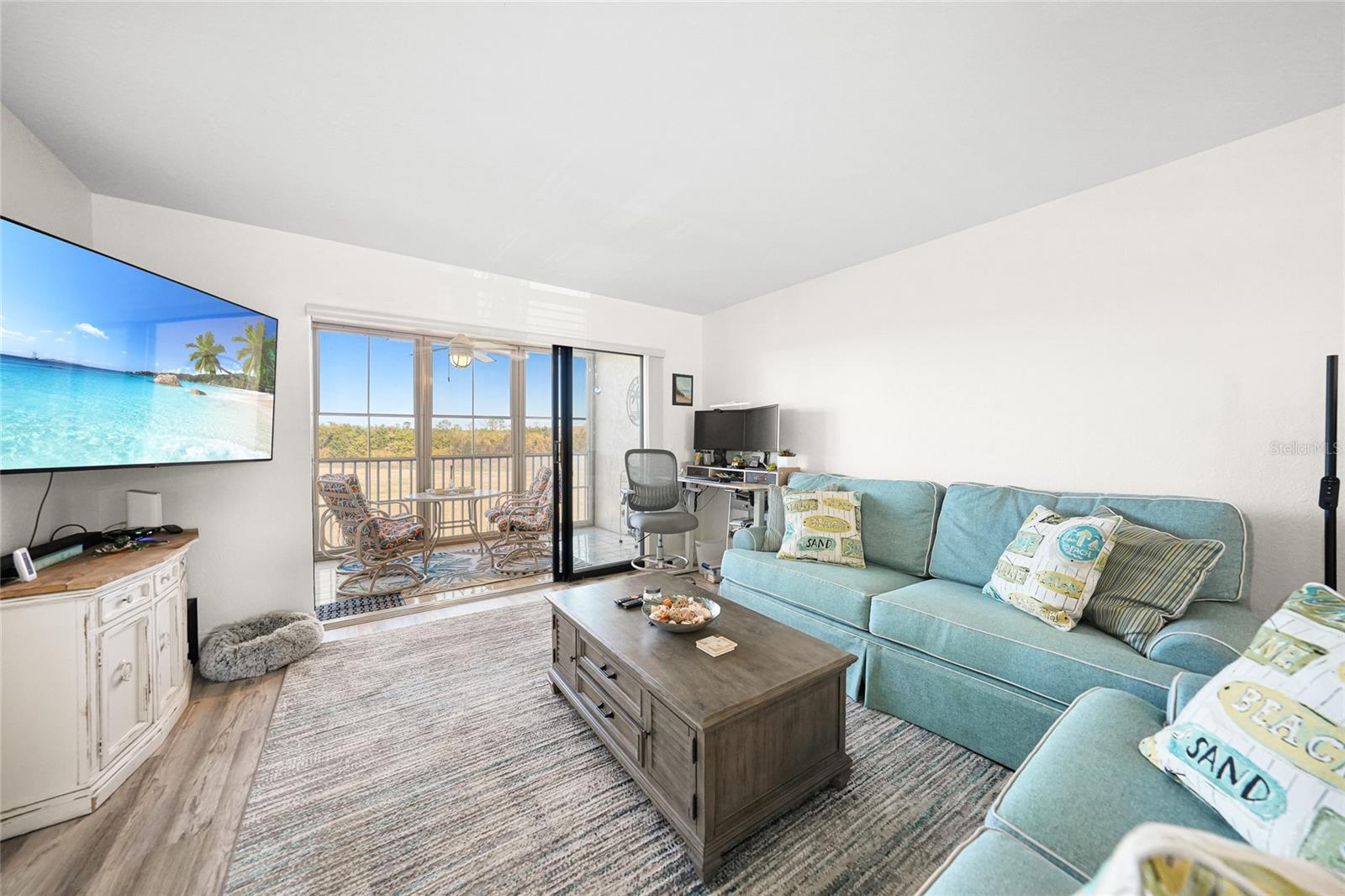 Image 11 of 30 For 175 Kings Highway B2