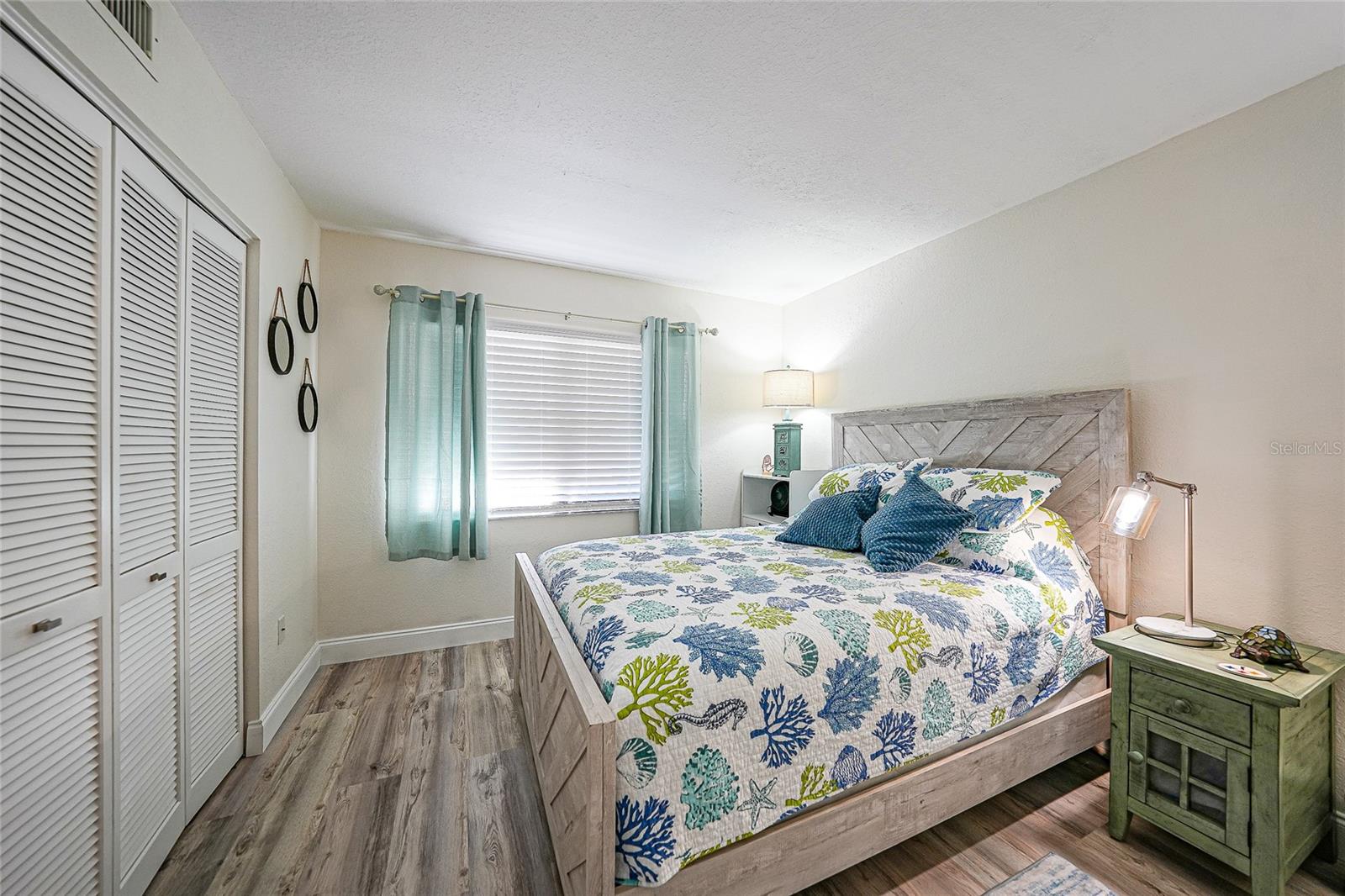 Image 21 of 30 For 175 Kings Highway B2