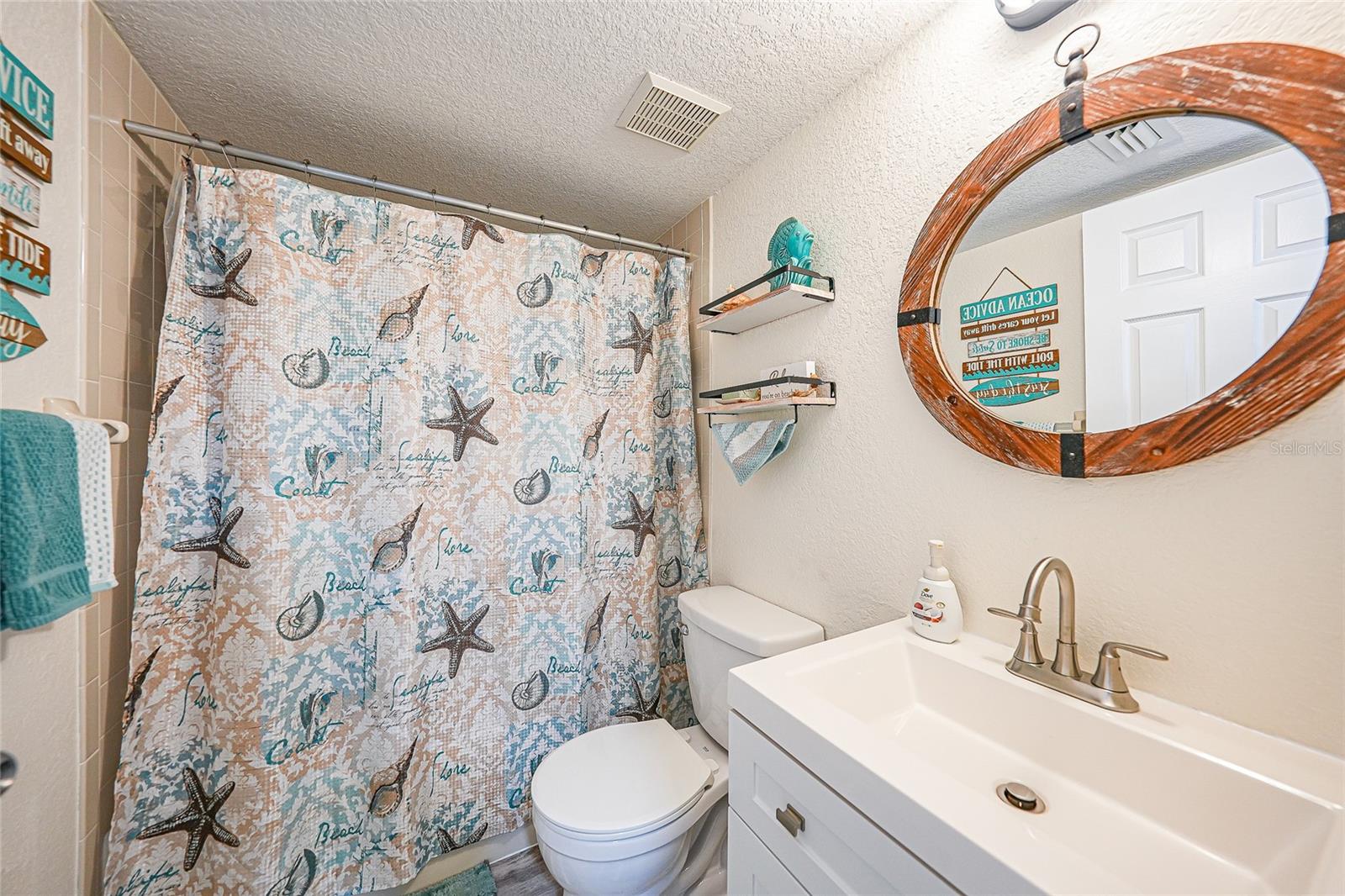 Image 23 of 30 For 175 Kings Highway B2