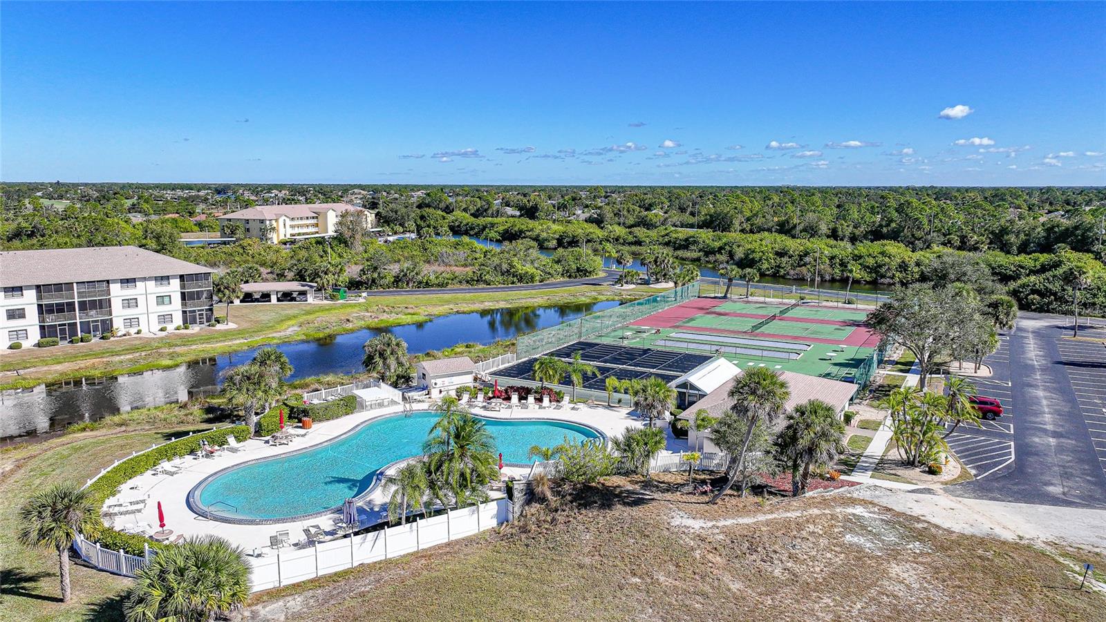 Image 27 of 30 For 175 Kings Highway B2