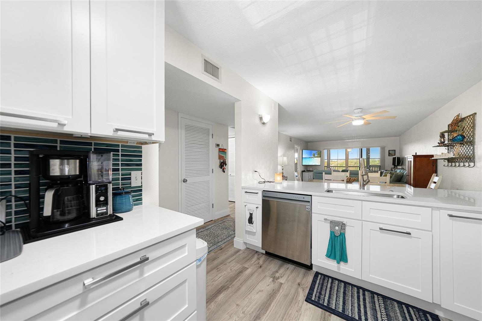 Image 6 of 30 For 175 Kings Highway B2