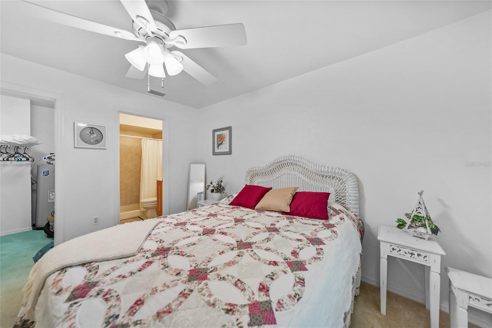 Listing photo id 15 for 25225 Rampart Boulevard 1607