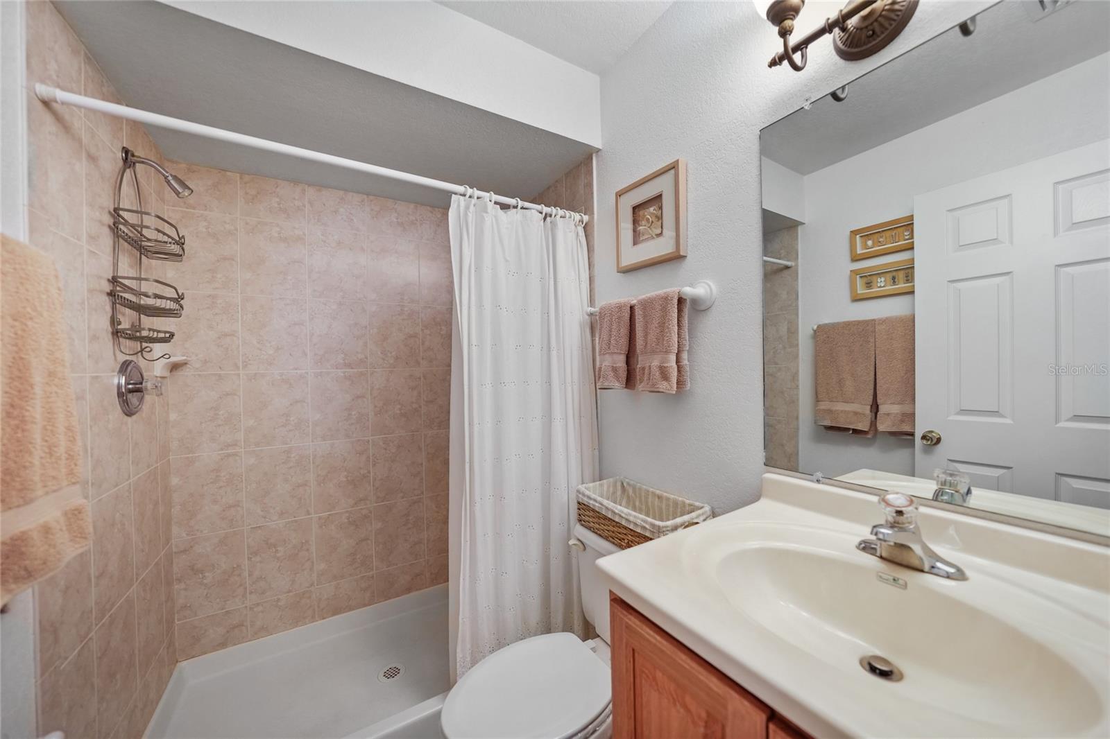 Listing photo id 17 for 25225 Rampart Boulevard 1607