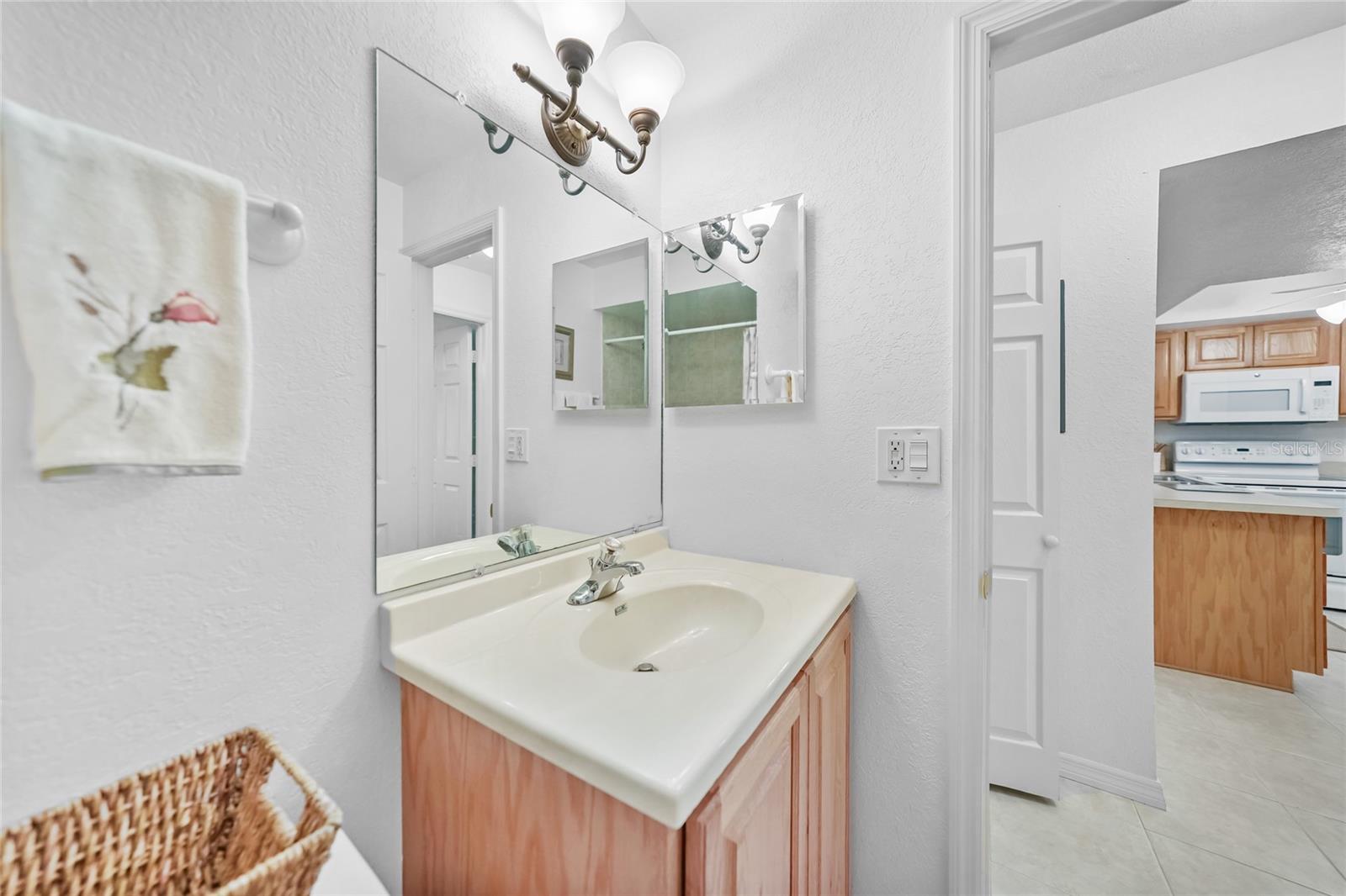 Listing photo id 21 for 25225 Rampart Boulevard 1607